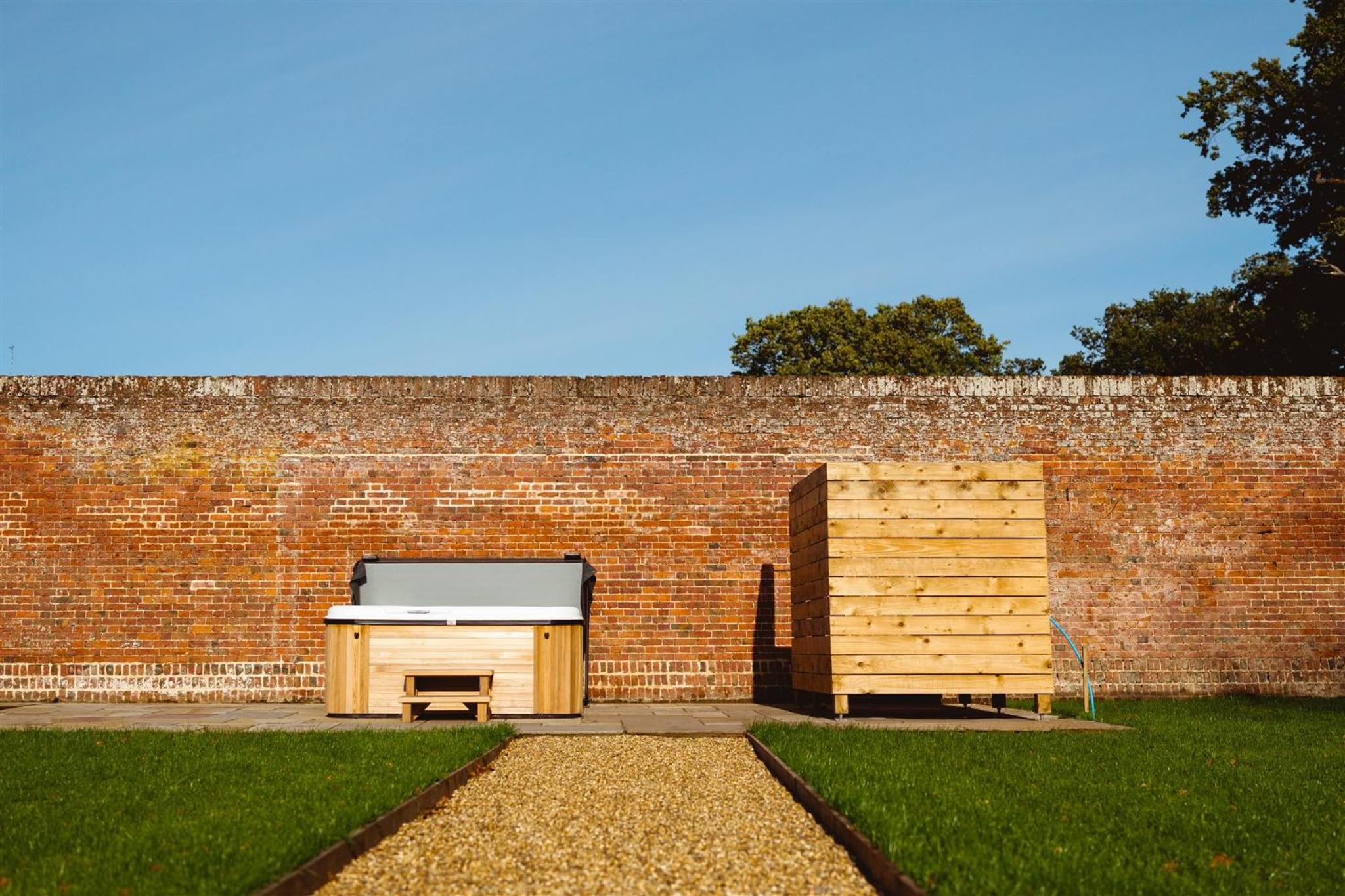 Holly House, Sleeps 15, North Norfolk