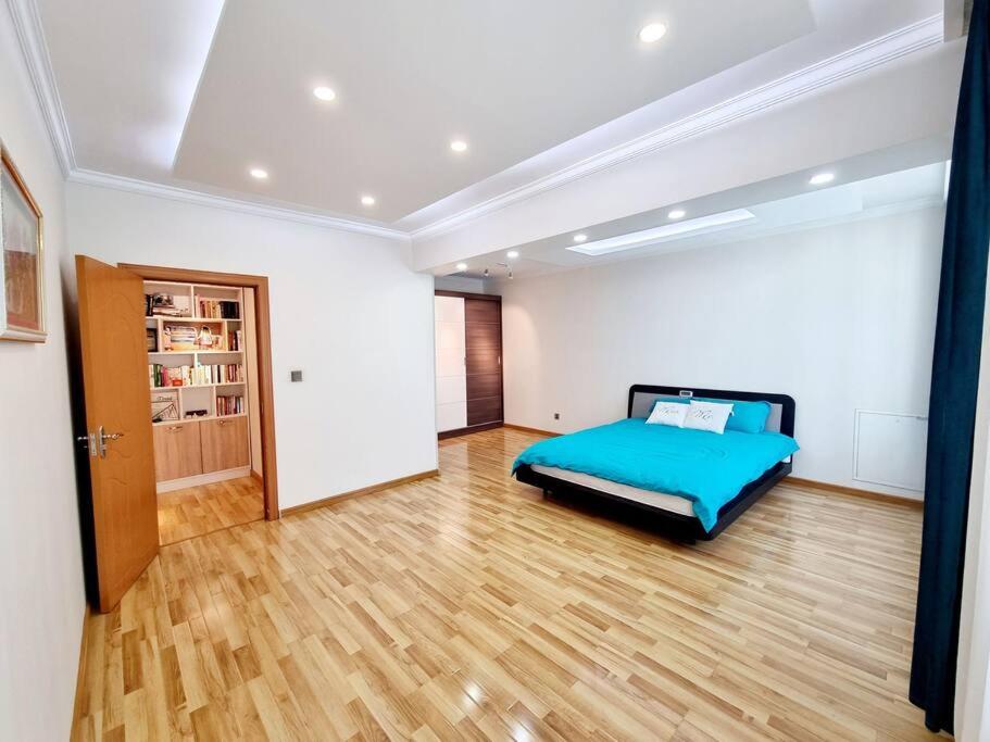 Spacious APT, 2BR, 2BA btwn ShangriLa, EMart, Encanto view 3