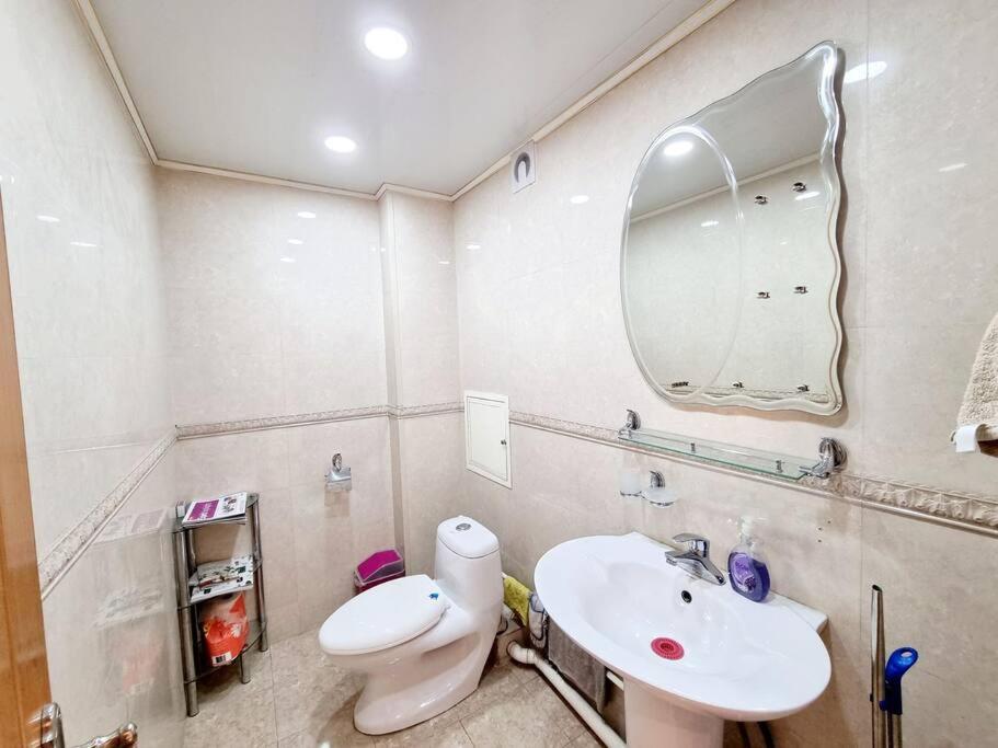 Spacious APT, 2BR, 2BA btwn ShangriLa, EMart, Encanto view 4