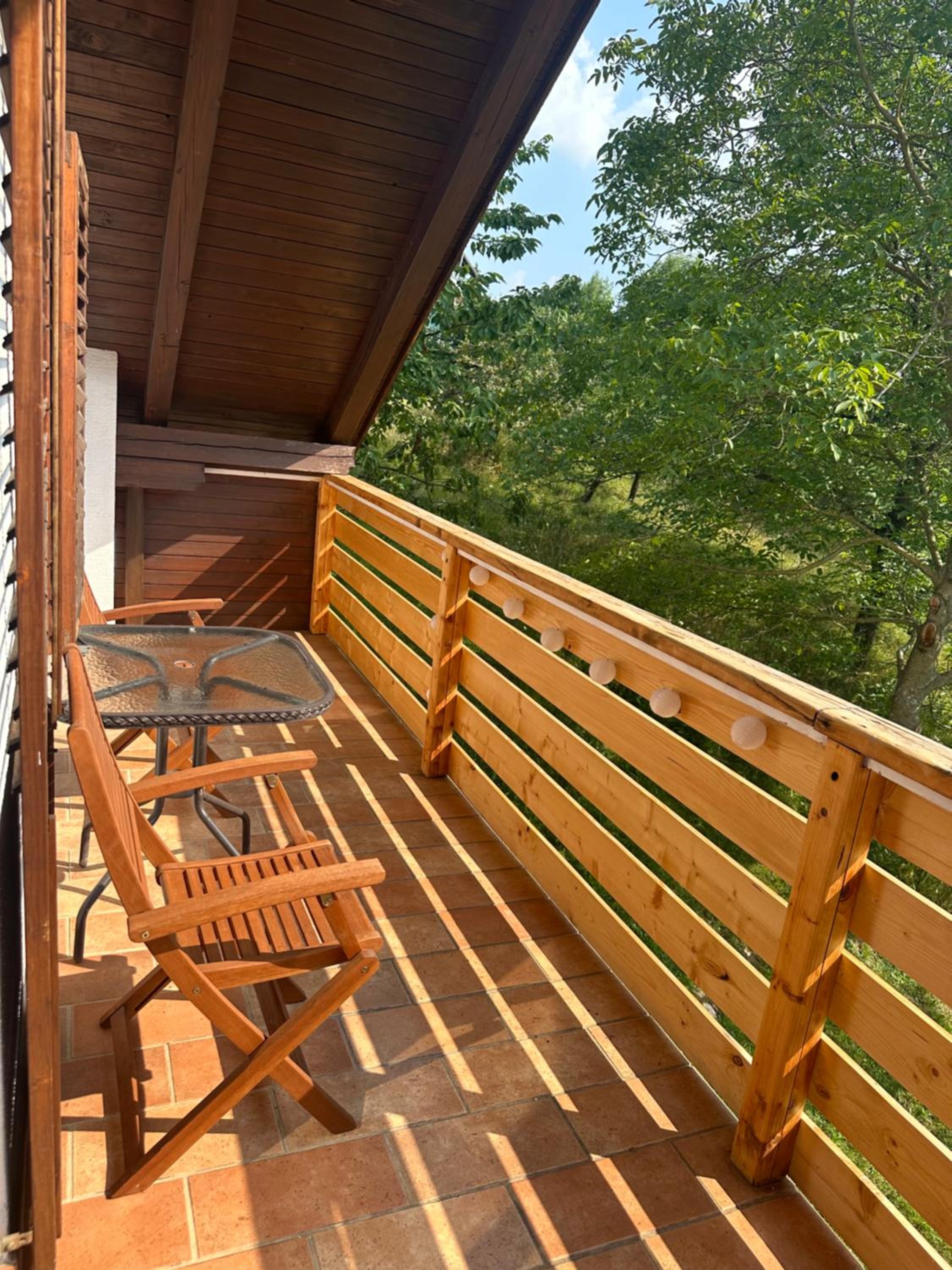 Green Breeze - Private Hot Tub Retreat view 3