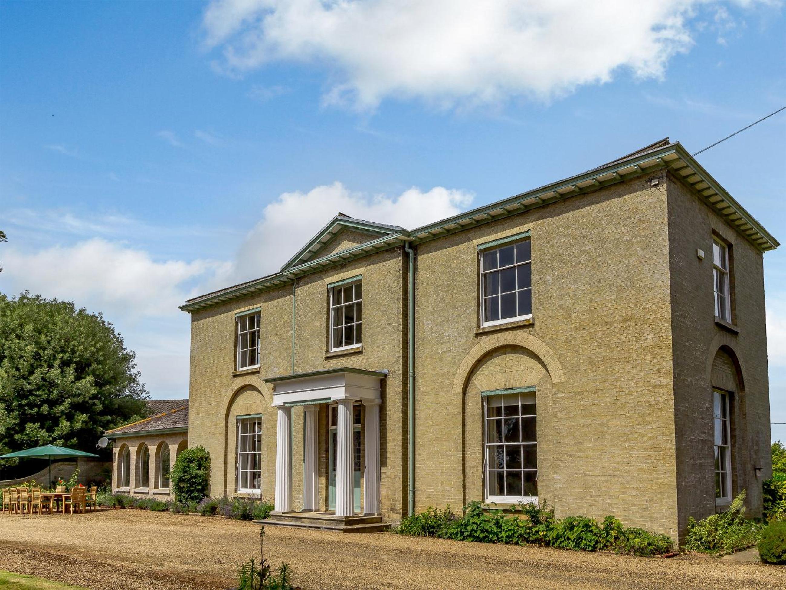 Holly House, Sleeps 15, North Norfolk