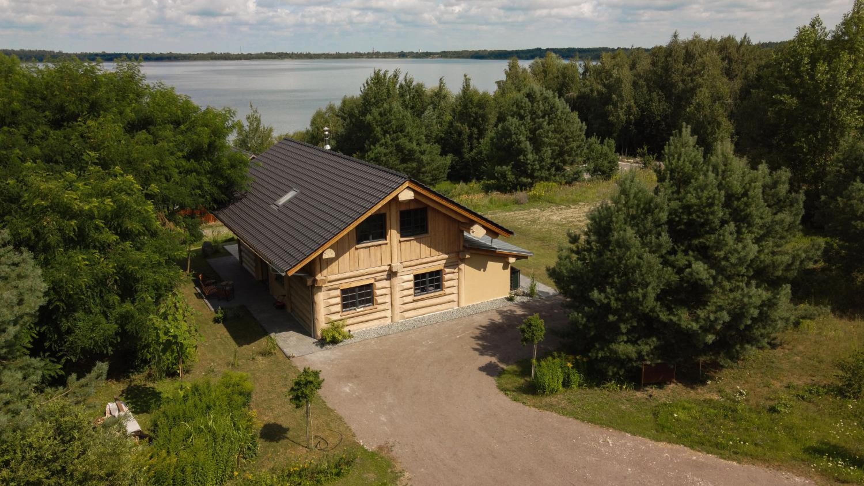 wunderschönes Blockhaus direkt am See für 10 PAX