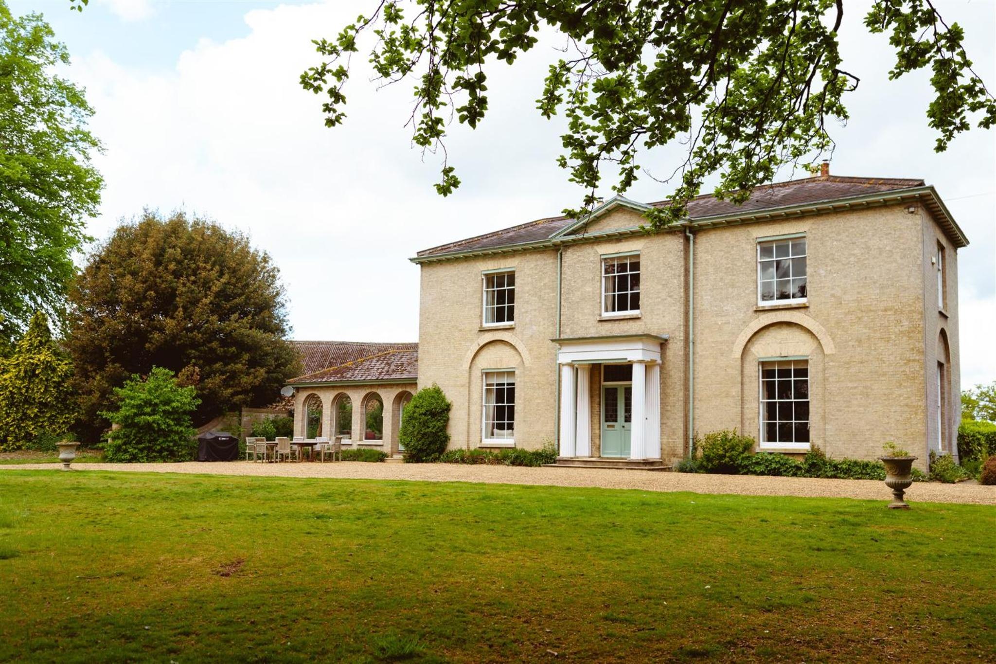 Holly House, Sleeps 15, North Norfolk