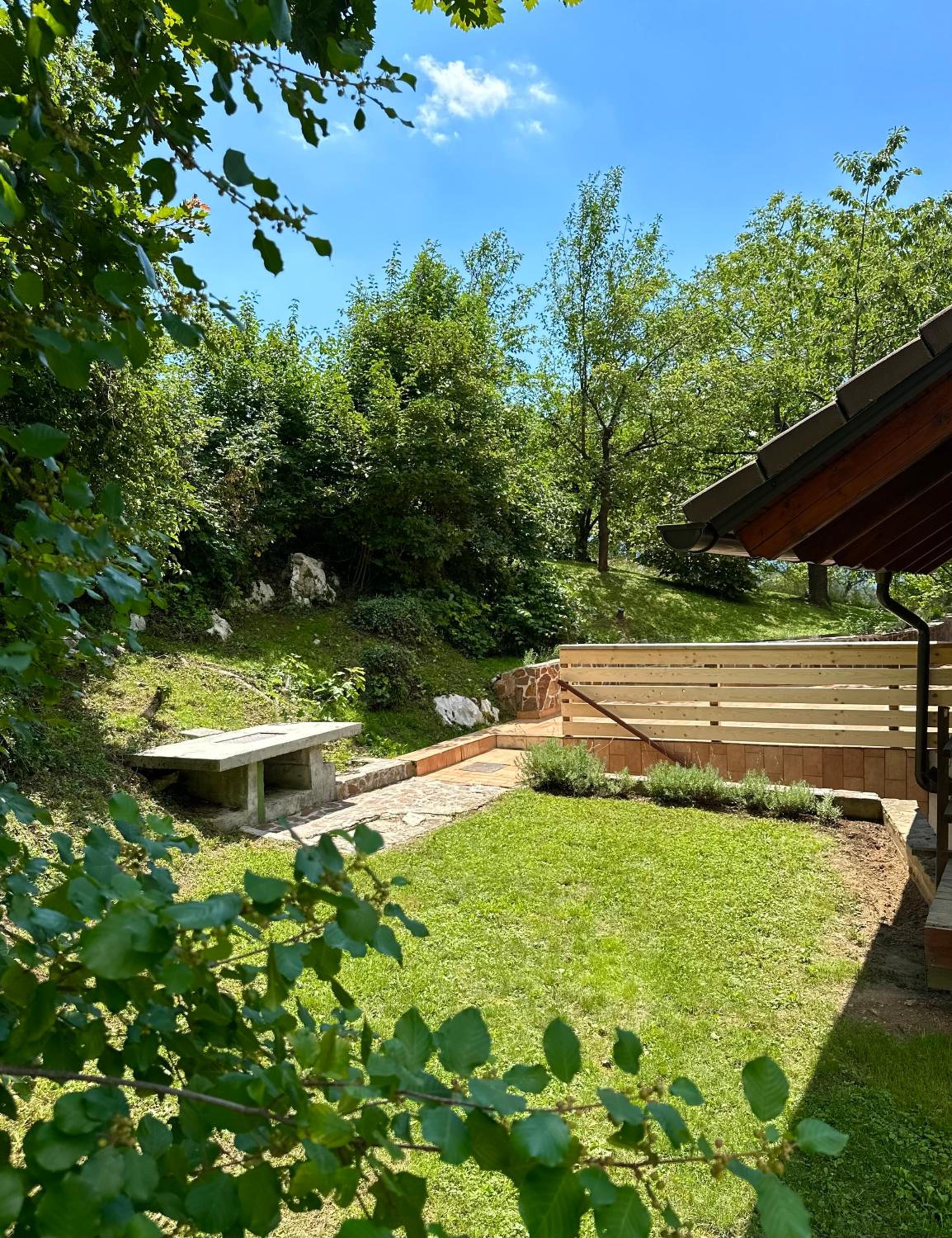 Green Breeze - Private Hot Tub Retreat view 2
