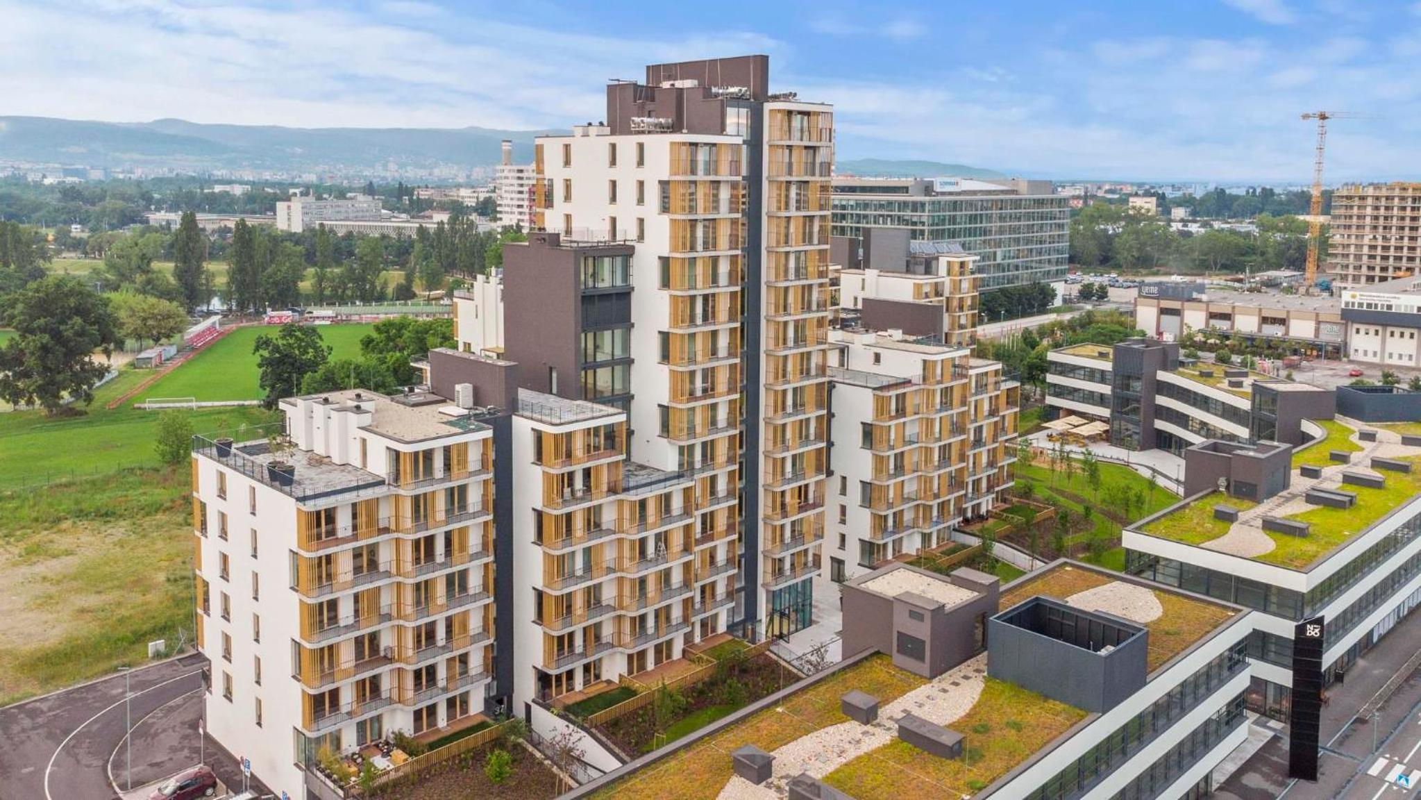 LAM Lakeside - AC - FREE PARKING view 2
