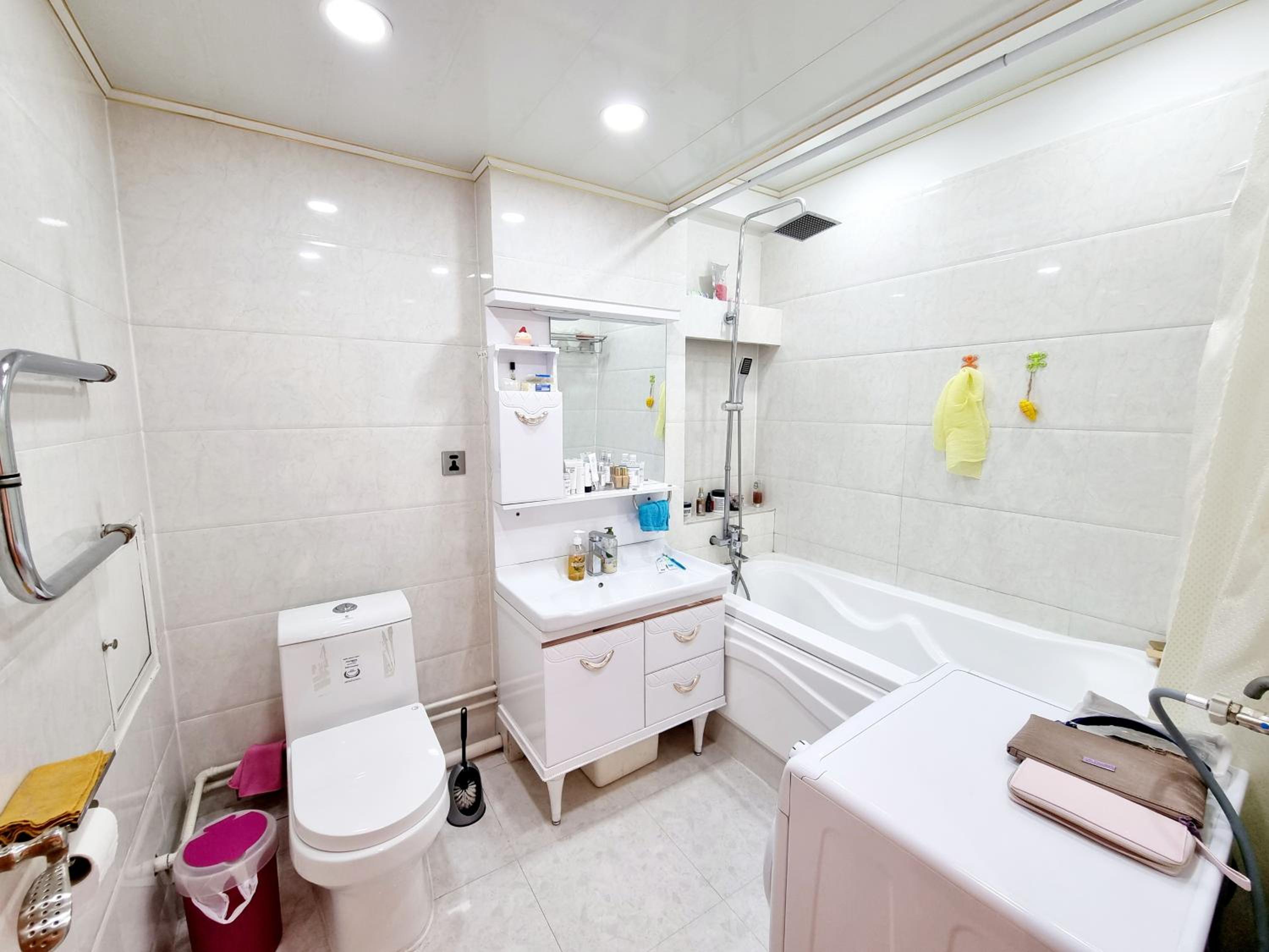 Spacious APT, 2BR, 2BA btwn ShangriLa, EMart, Encanto view 5