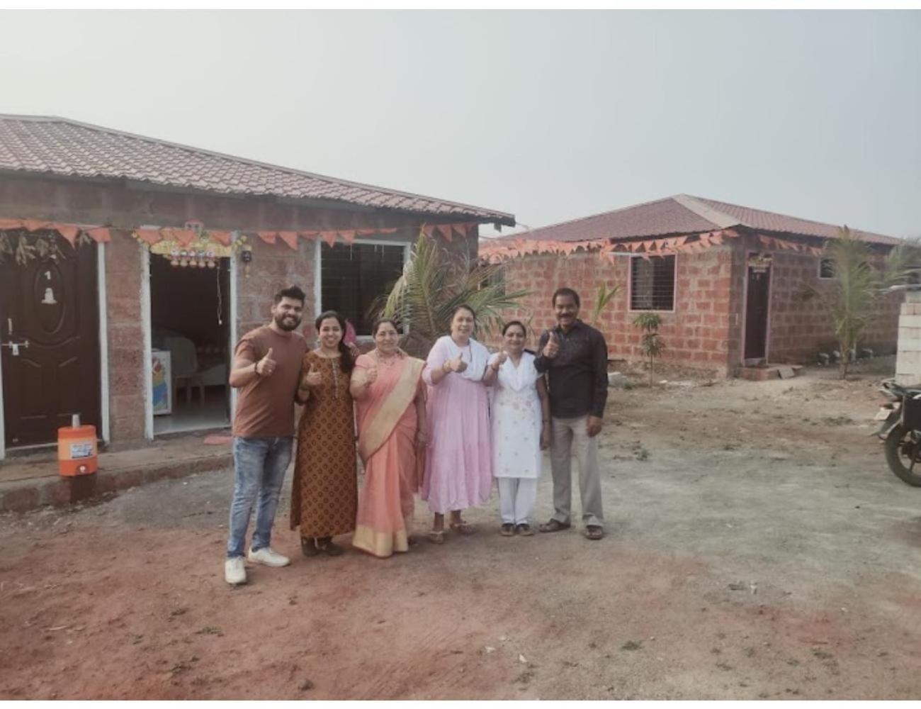 Sawami Om Bhakat Niwas Resort, Akkalkot