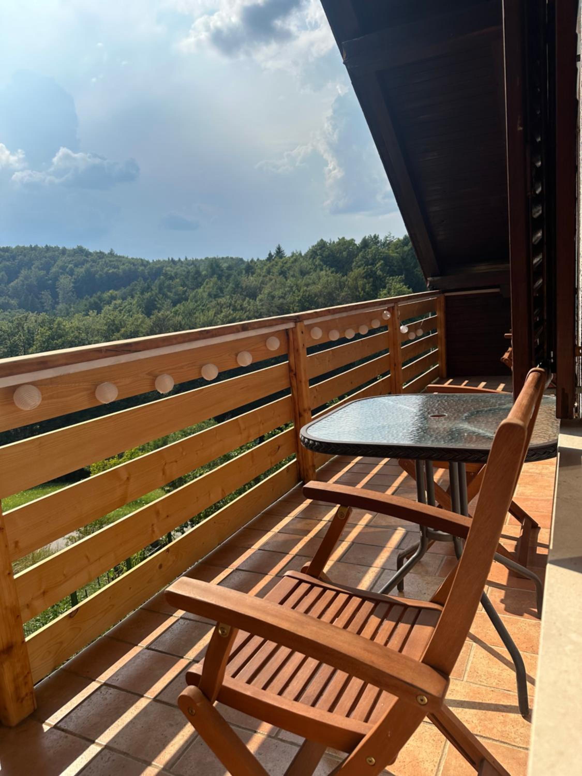 Green Breeze - Private Hot Tub Retreat view 4
