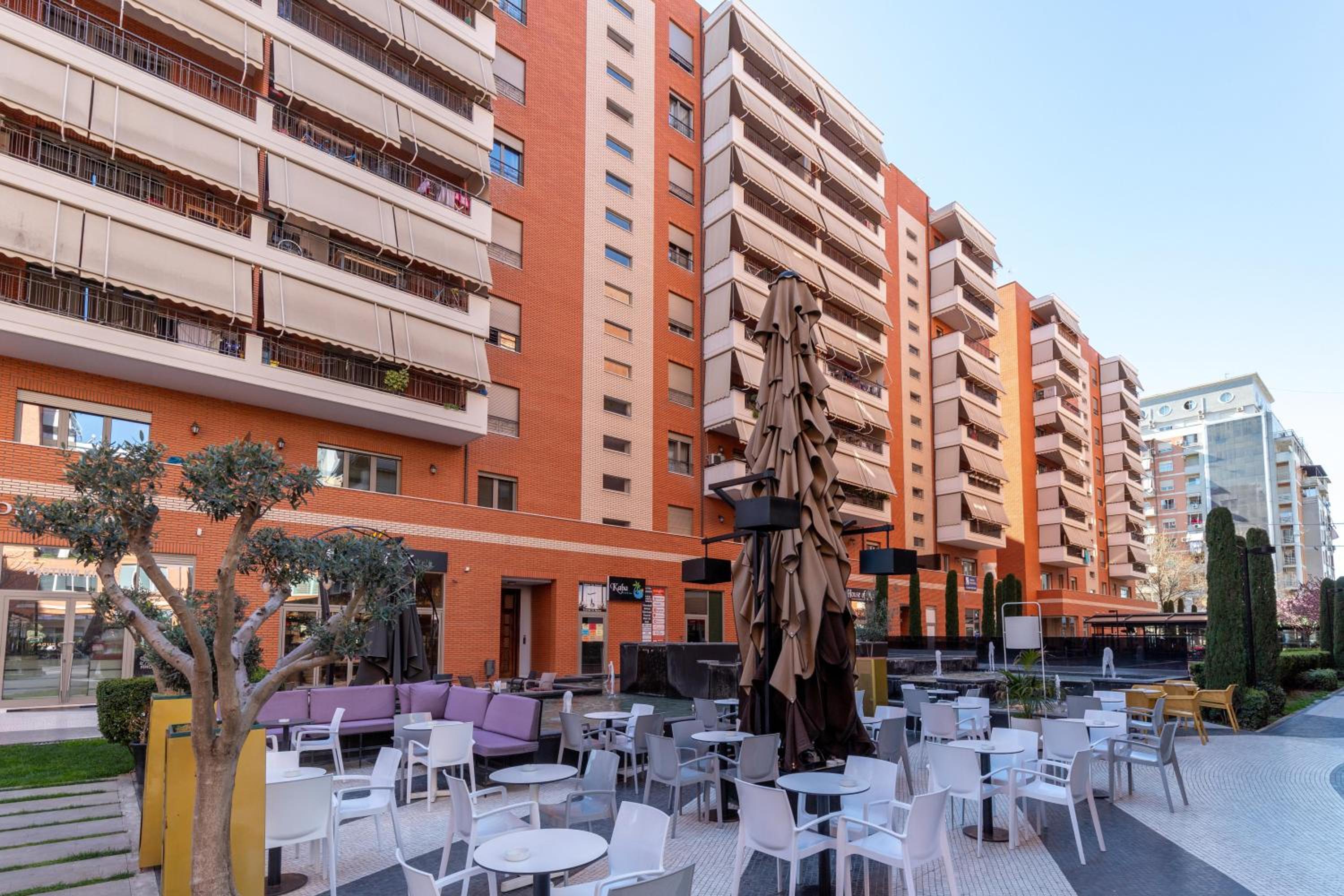 Lux Condo Apartment at Delijorgji
