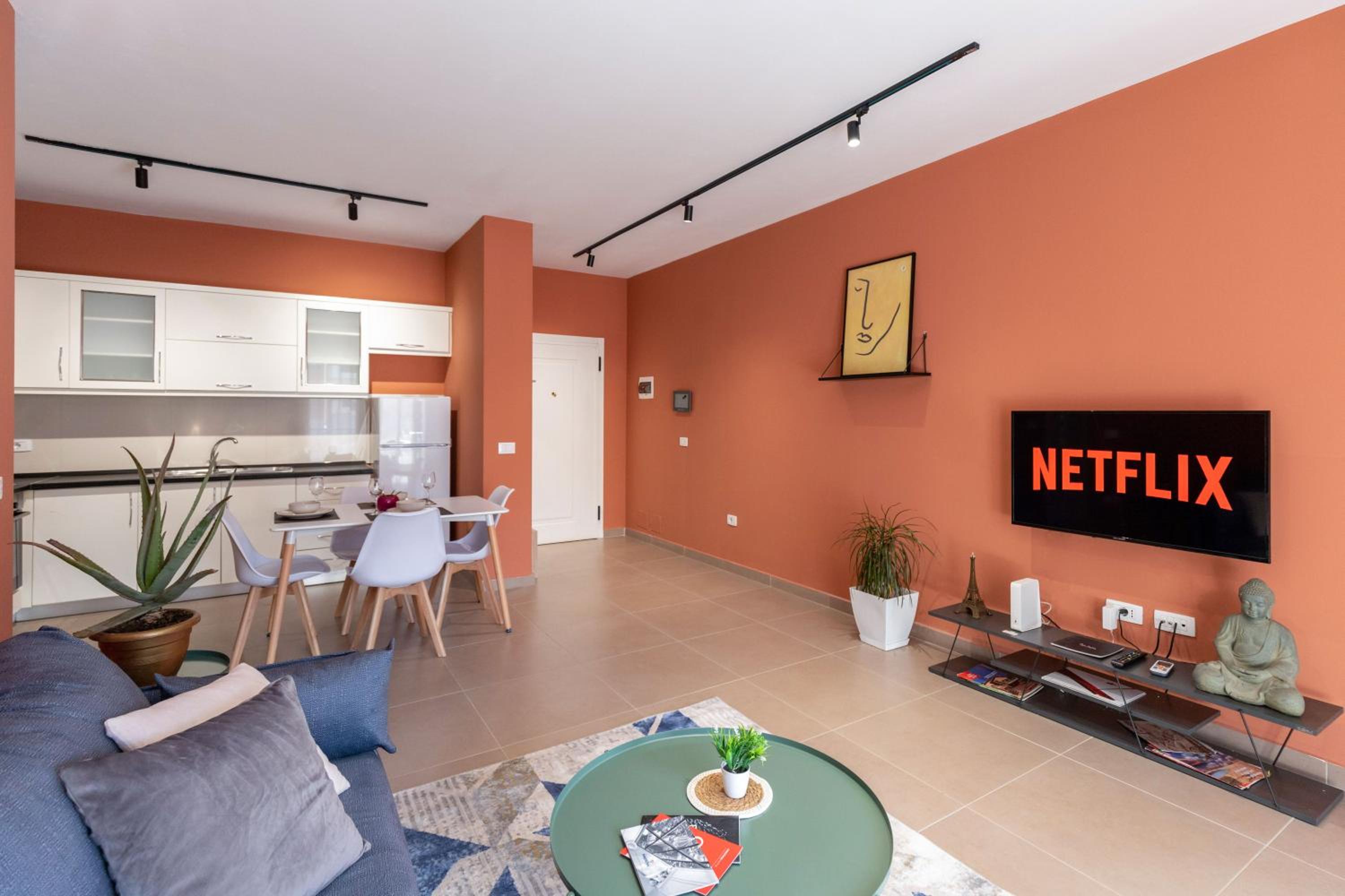 Lux Condo Apartment at Delijorgji