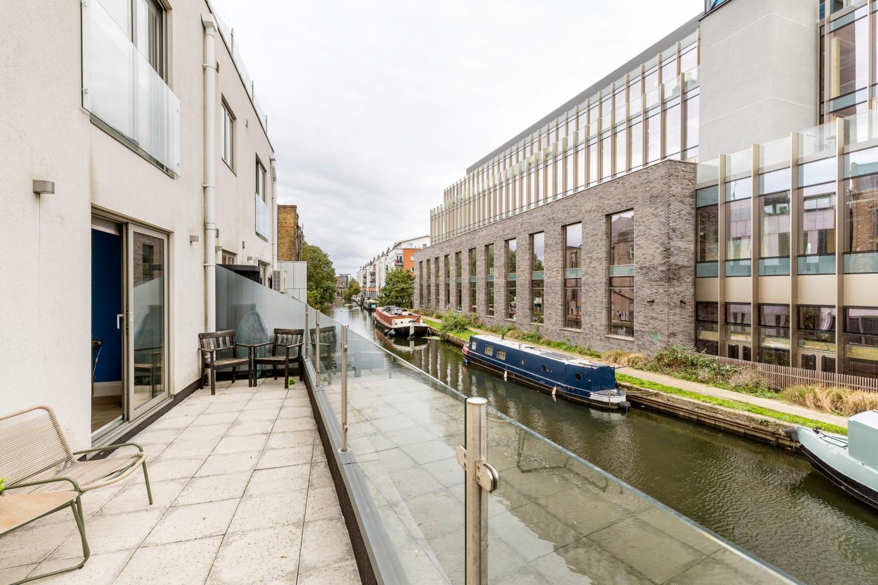 Nottinghill on river luxe flat with balcony
