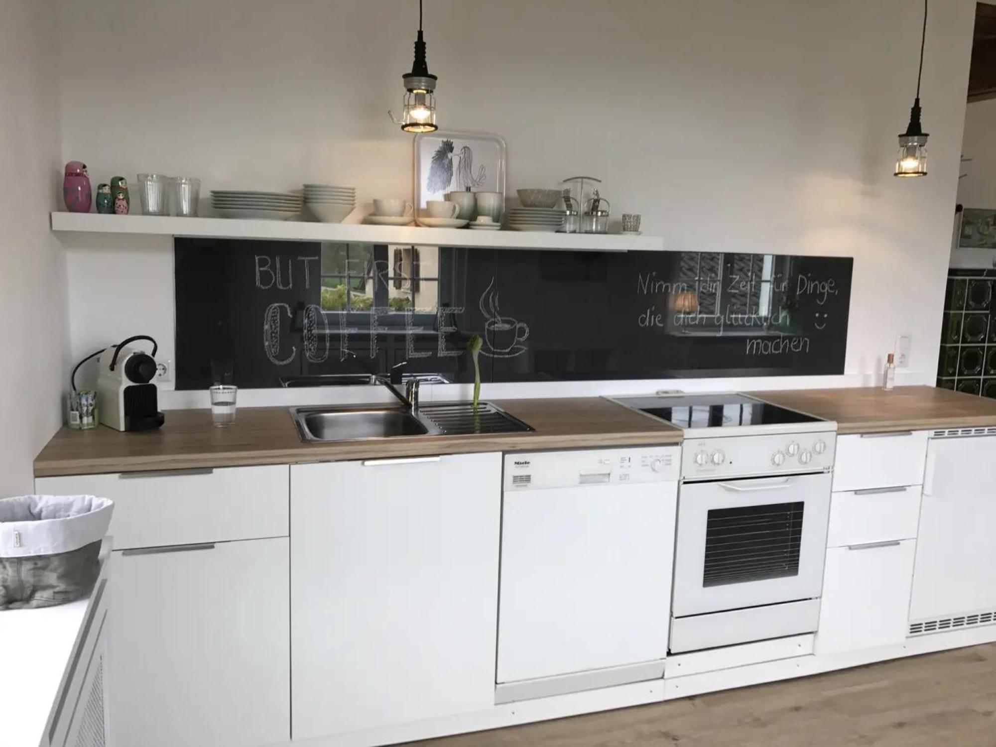 Schöne, helle Wohnung in Rheinnähe