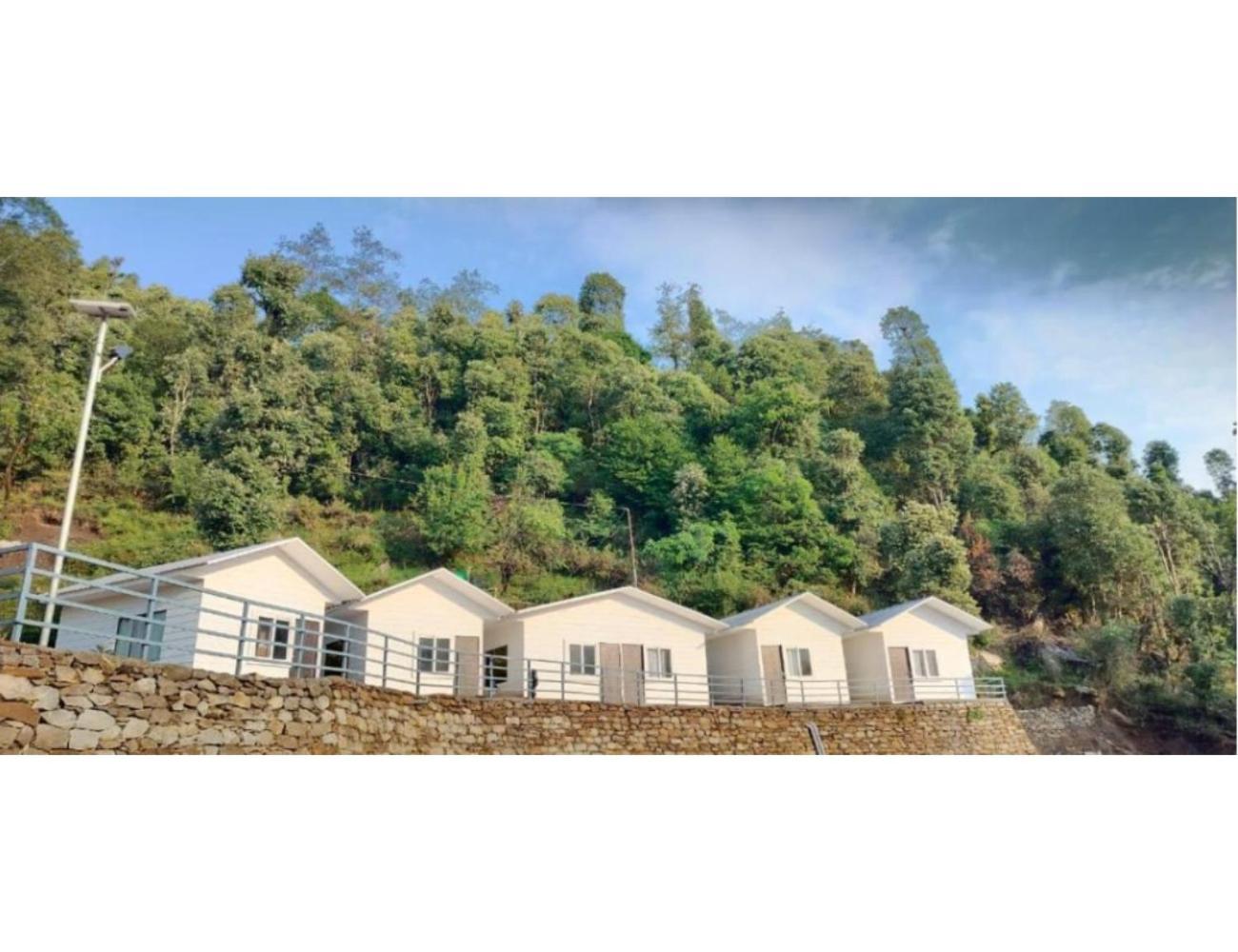 Kedar Wonderland Heli Resort, Phata view 3
