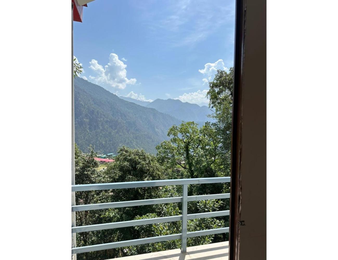 Kedar Wonderland Heli Resort, Phata view 5