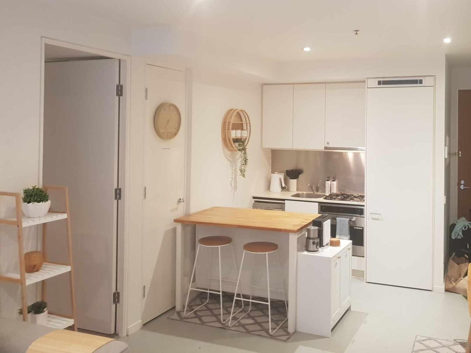 Cosy Beach Apartment with Free Secure Car Park