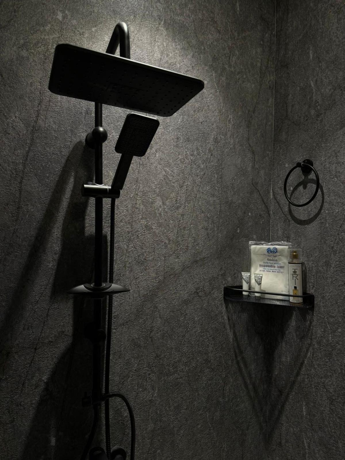 Al nada Modern Studio