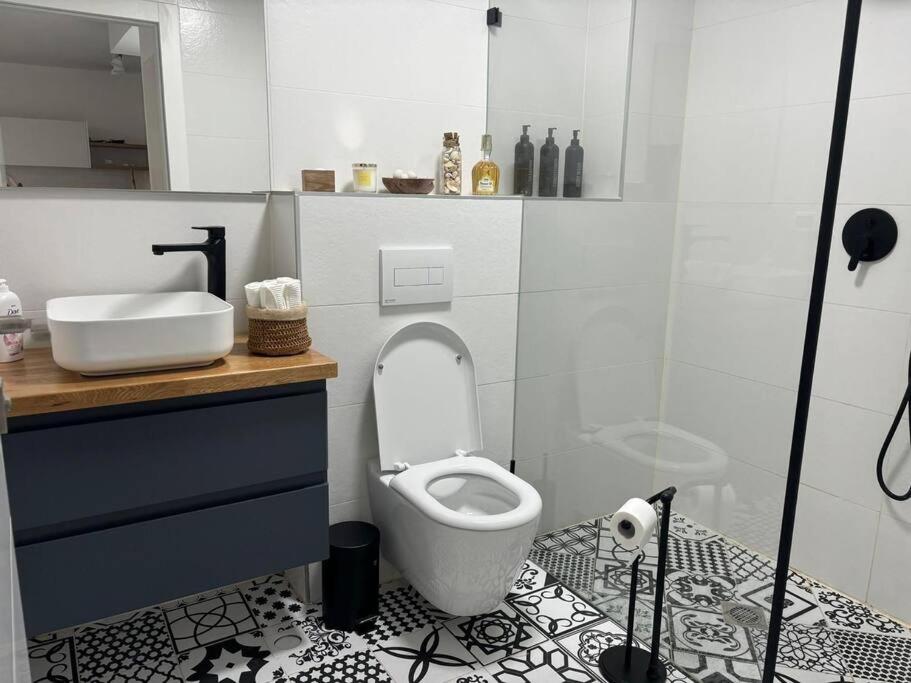 Agrippas suite - suzan view 2