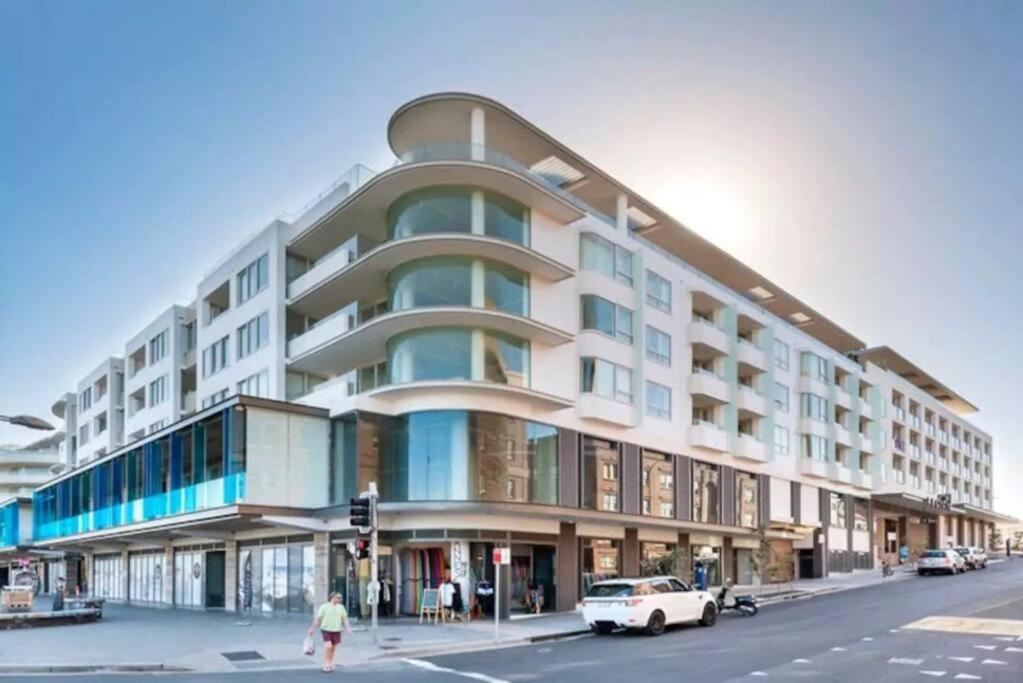 Pacific Chic Luxury Pad - Beachfront Aircon Lift