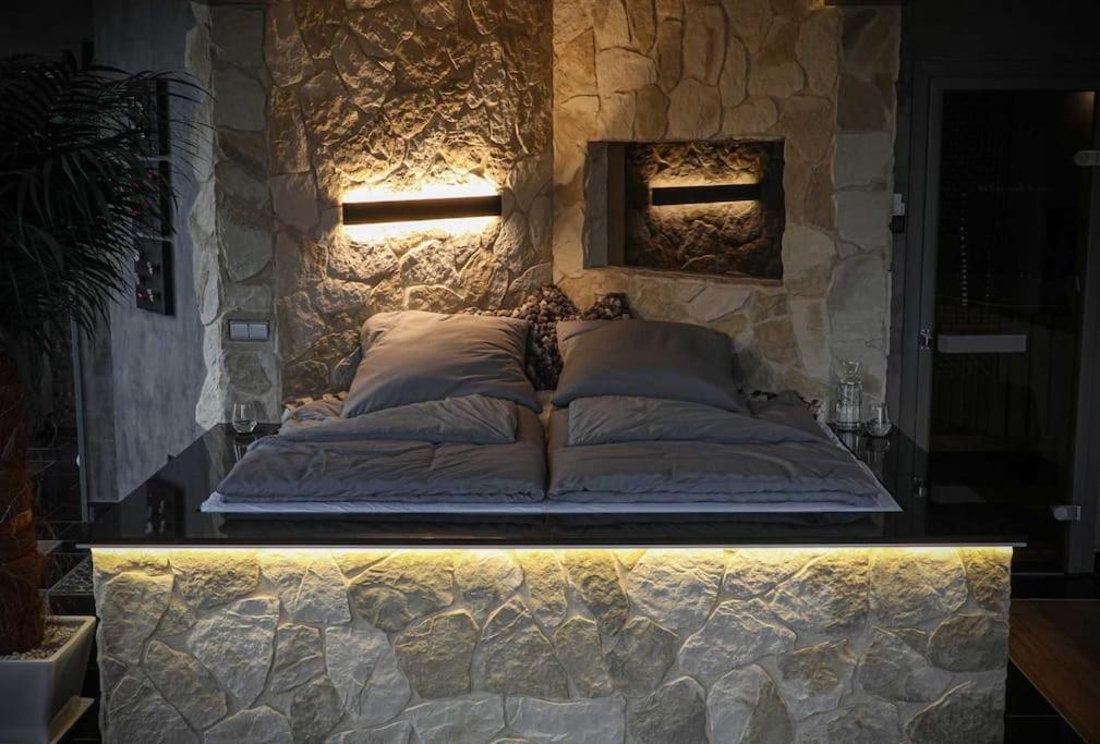 Luxus Penthouse der Superlative über 3 Etagen mit Rooftop Wellness Whirlpool im New York Style
