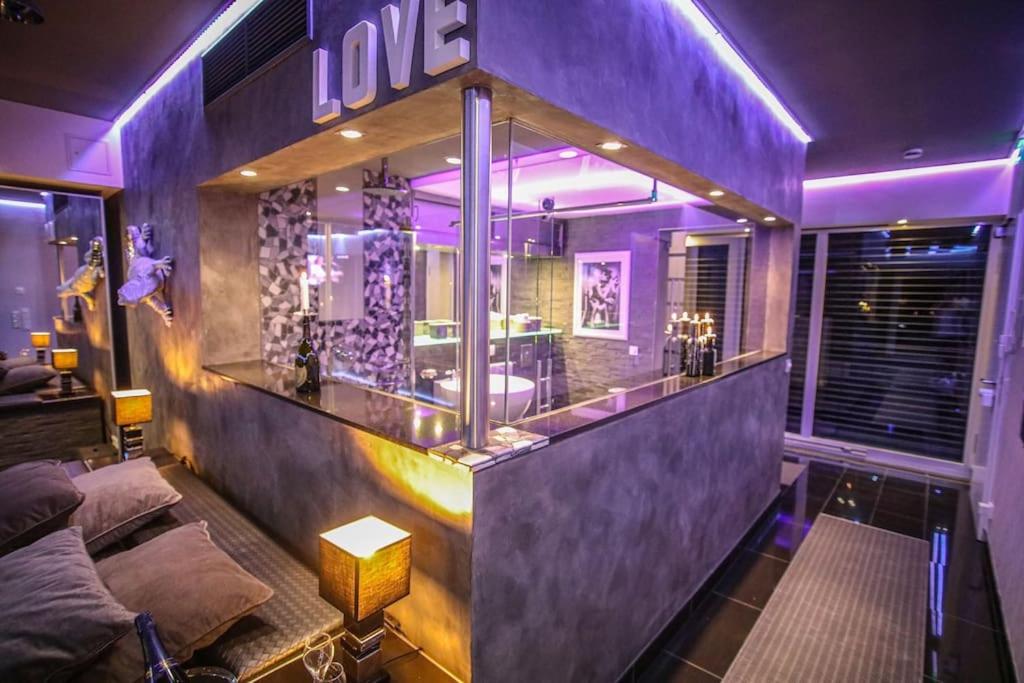 Luxus Penthouse der Superlative über 3 Etagen mit Rooftop Wellness Whirlpool im New York Style
