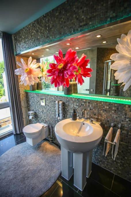Luxus Penthouse der Superlative über 3 Etagen mit Rooftop Wellness Whirlpool im New York Style