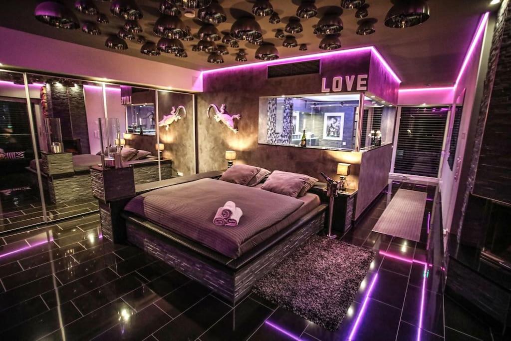 Luxus Penthouse der Superlative über 3 Etagen mit Rooftop Wellness Whirlpool im New York Style