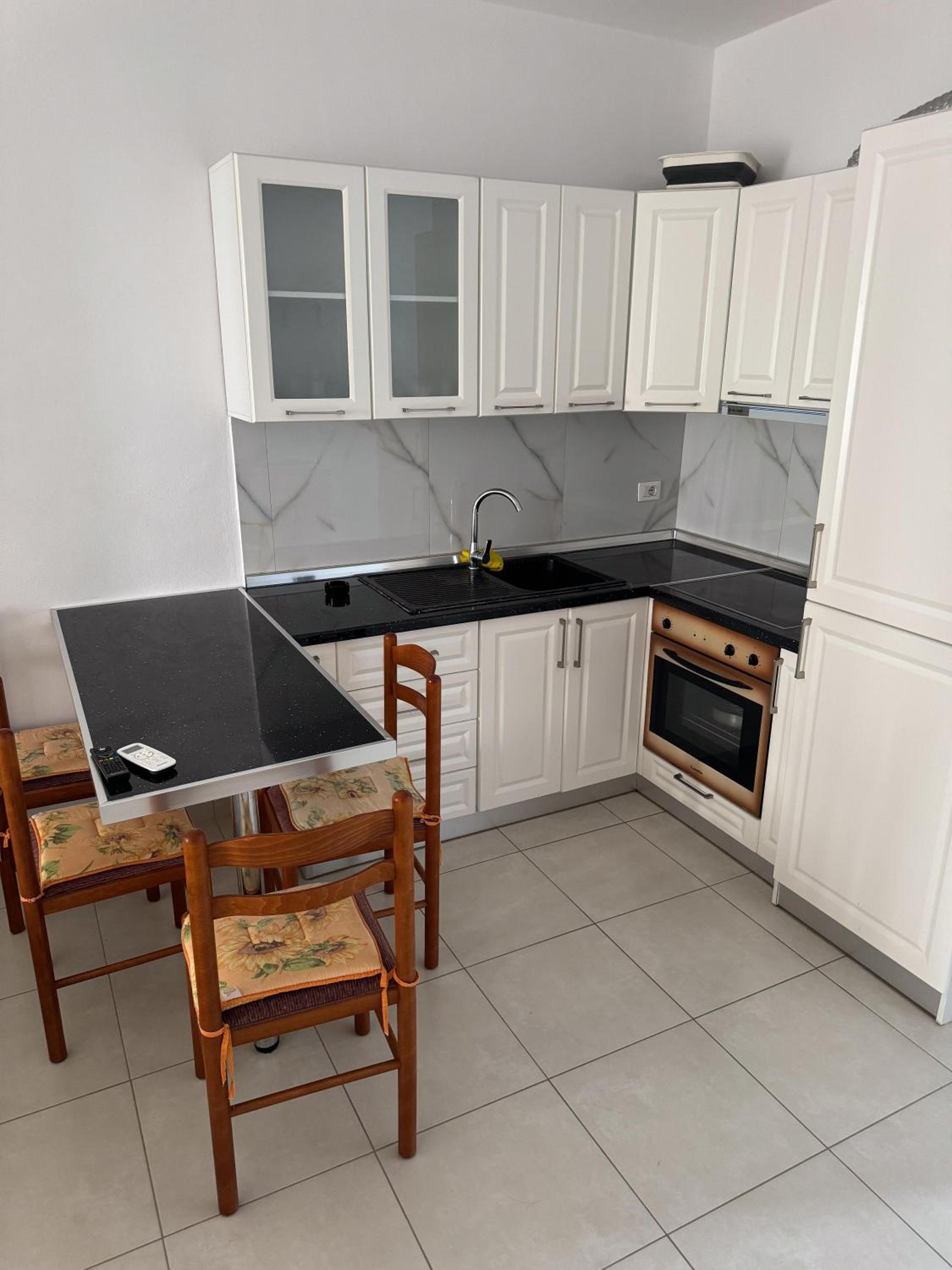 Kapri Apartaments Qerret