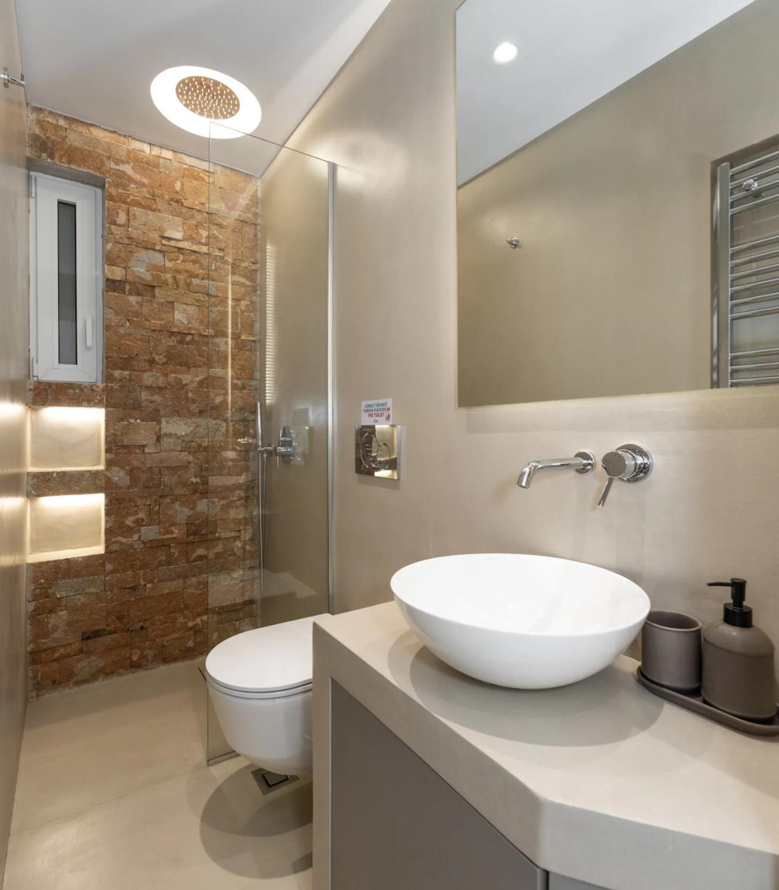 Minimal Studio with Balcony in Pagrati, Athens
