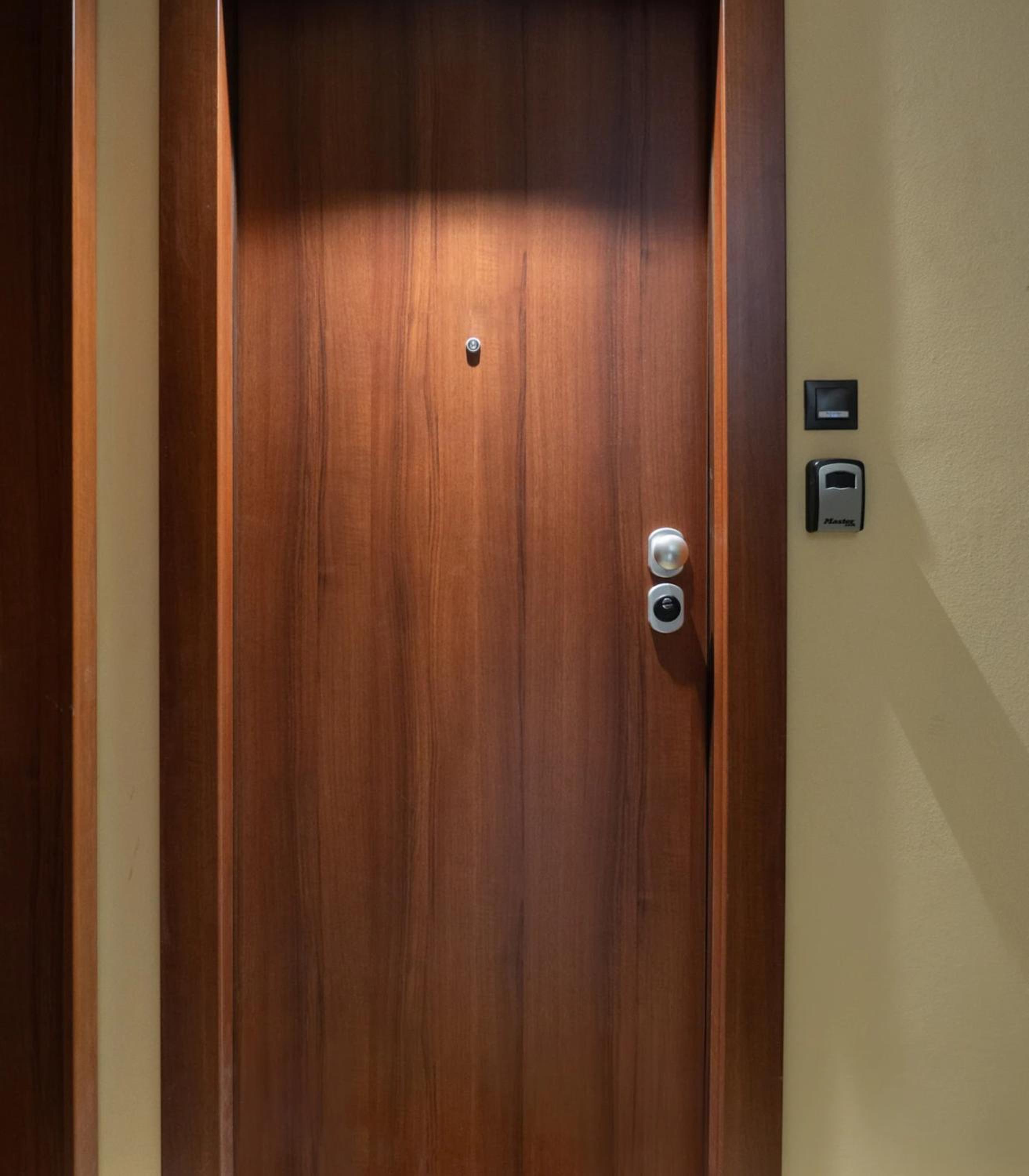Minimal Studio with Balcony in Pagrati, Athens