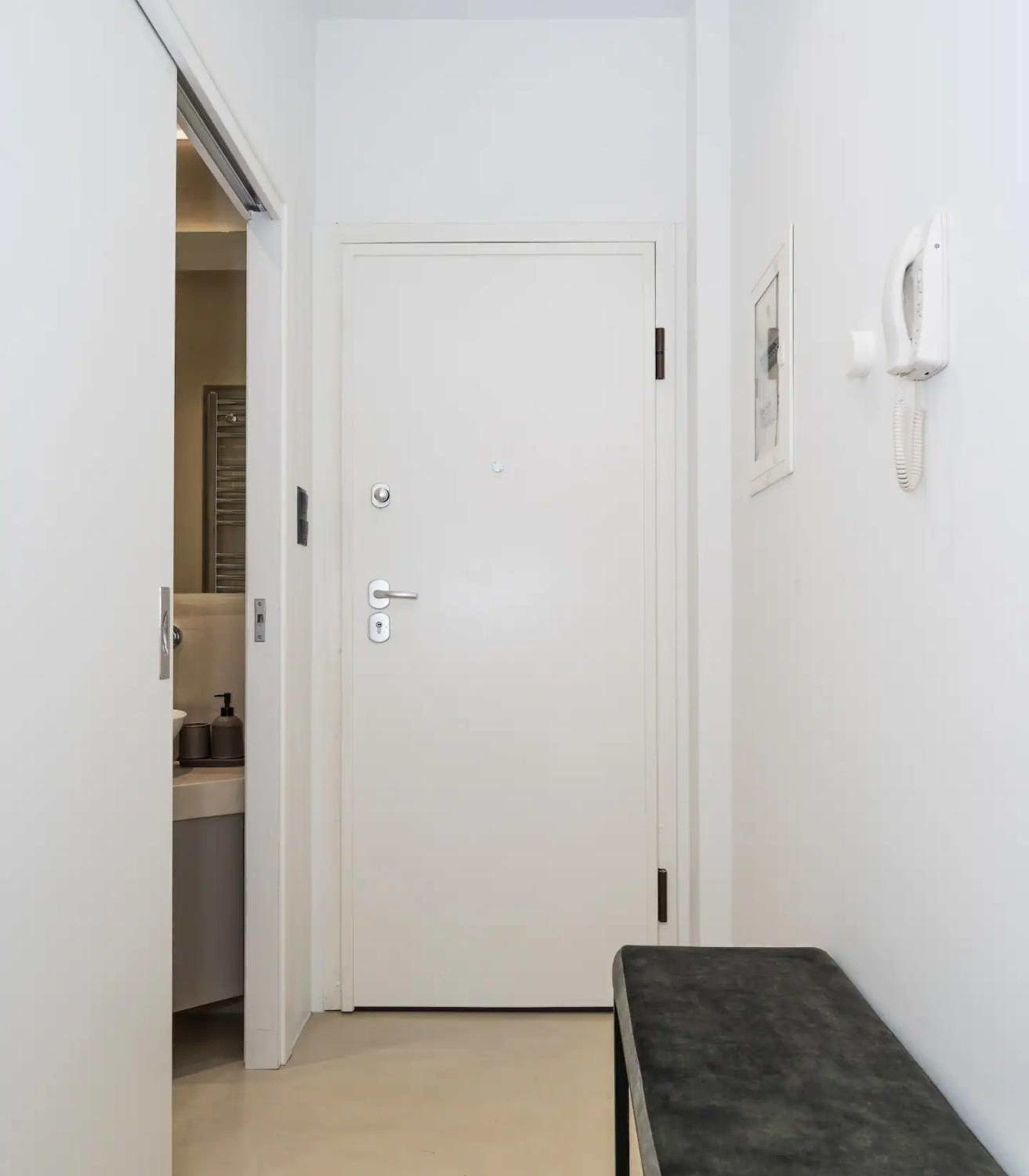 Minimal Studio with Balcony in Pagrati, Athens