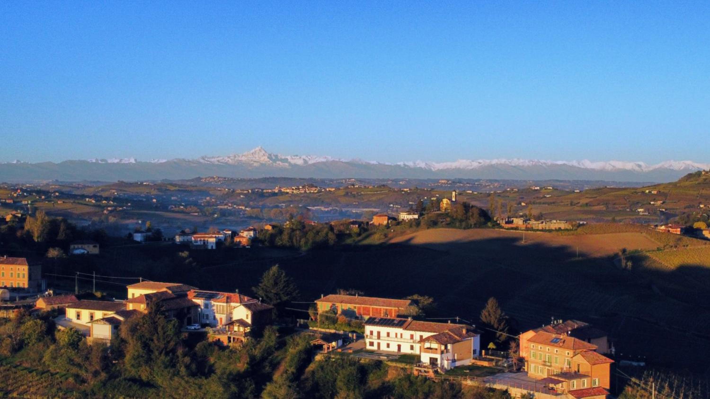 Villa Perla, hilltop location with pool