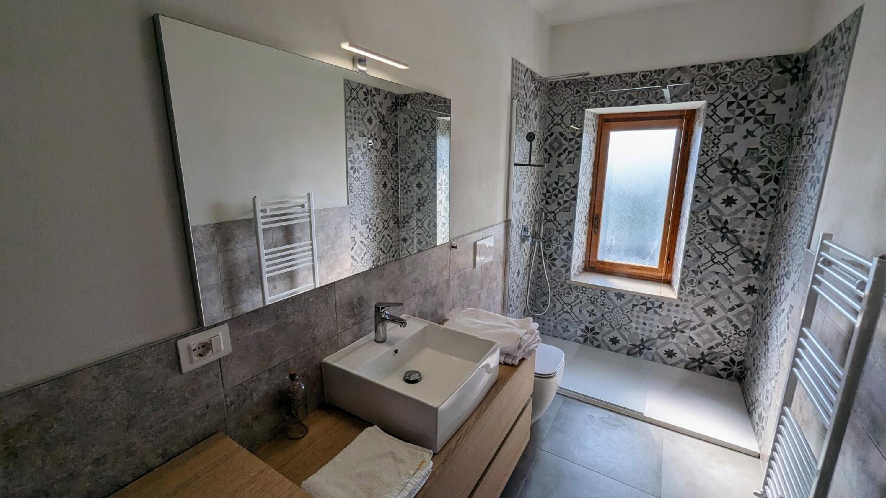 Villa Perla, hilltop location with pool