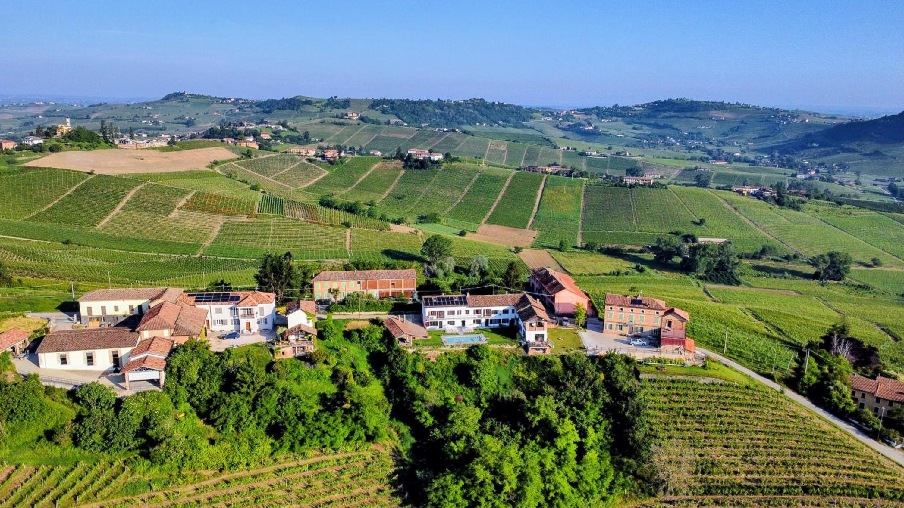 Villa Perla, hilltop location with pool