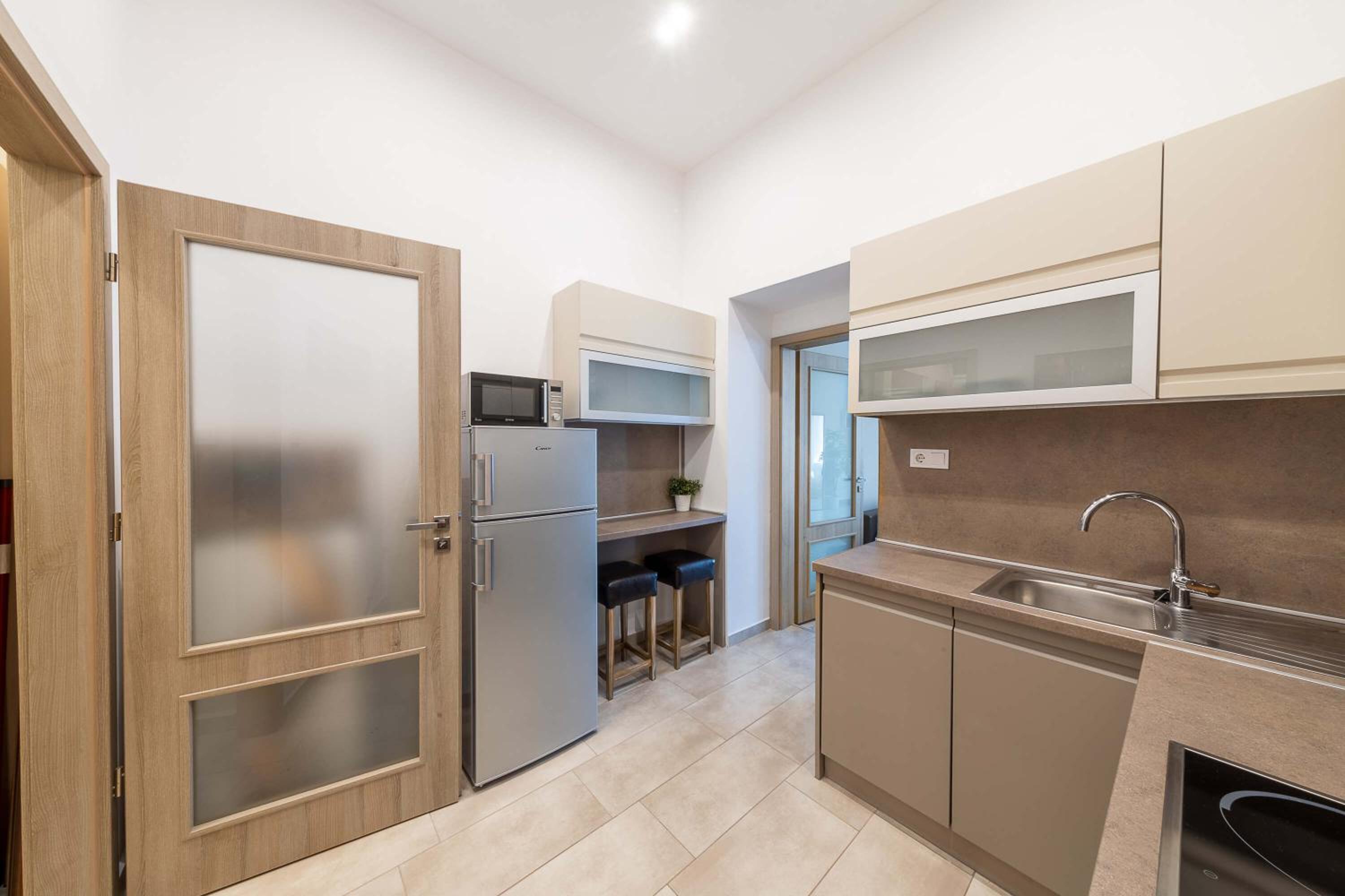 Eagle-eye downtown apartments by souperapartments