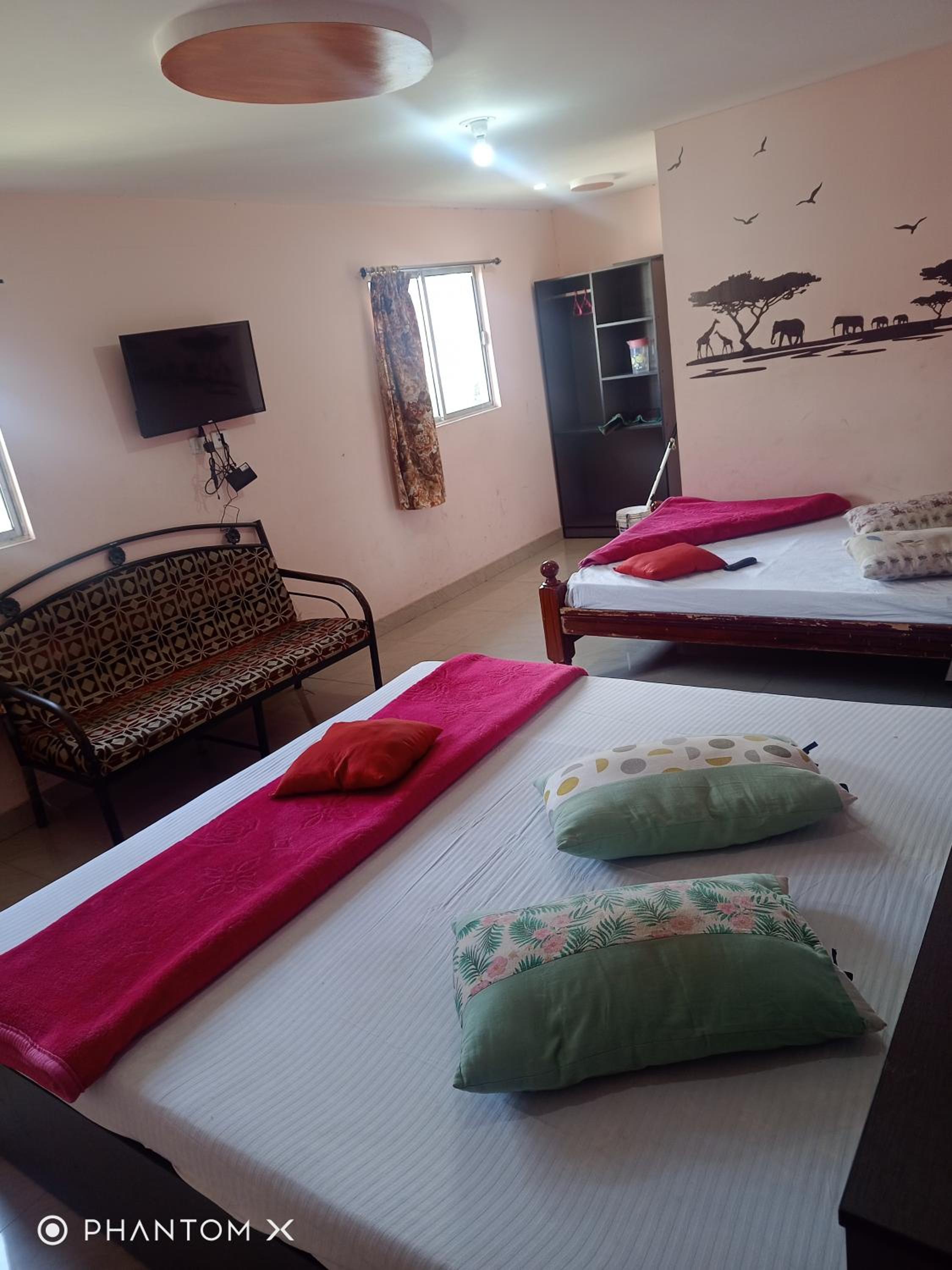 SUGAN RESIDANCY kodai