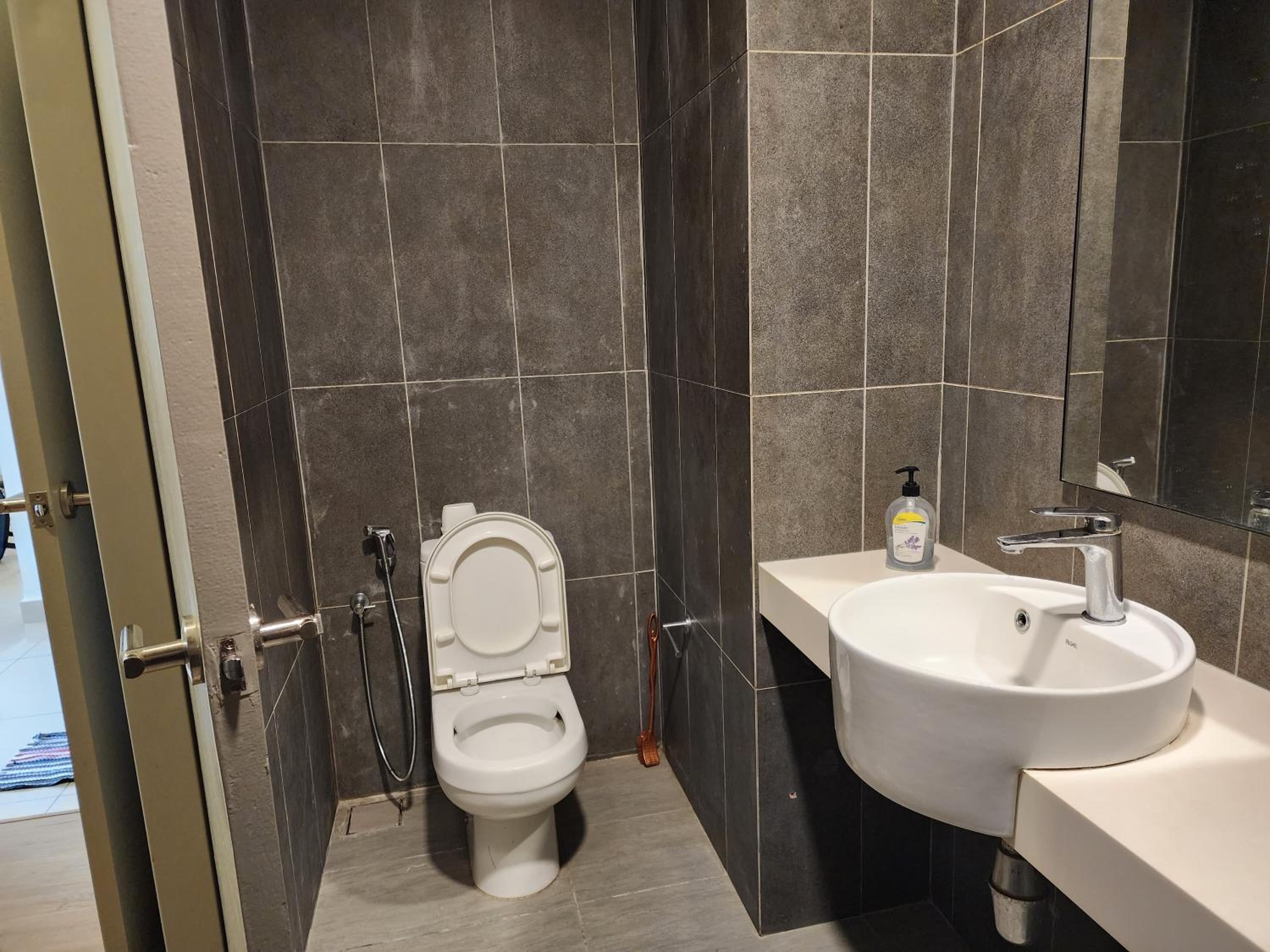 Astoria,4r3b,4kmtoklcc,1505sf,bigbalcony,newcondo,bathtub,nicefacilities