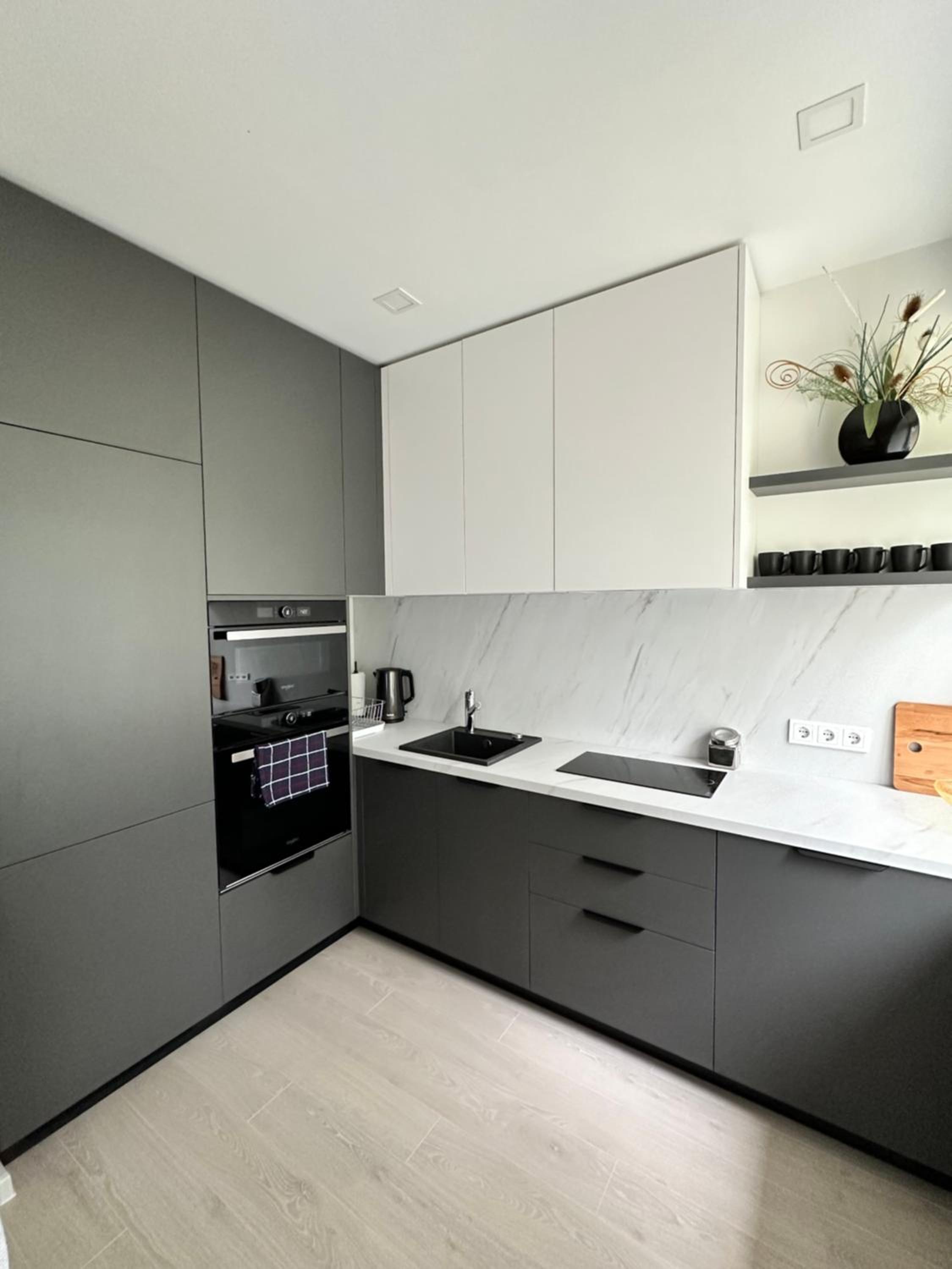 AN apartment 3 view 4