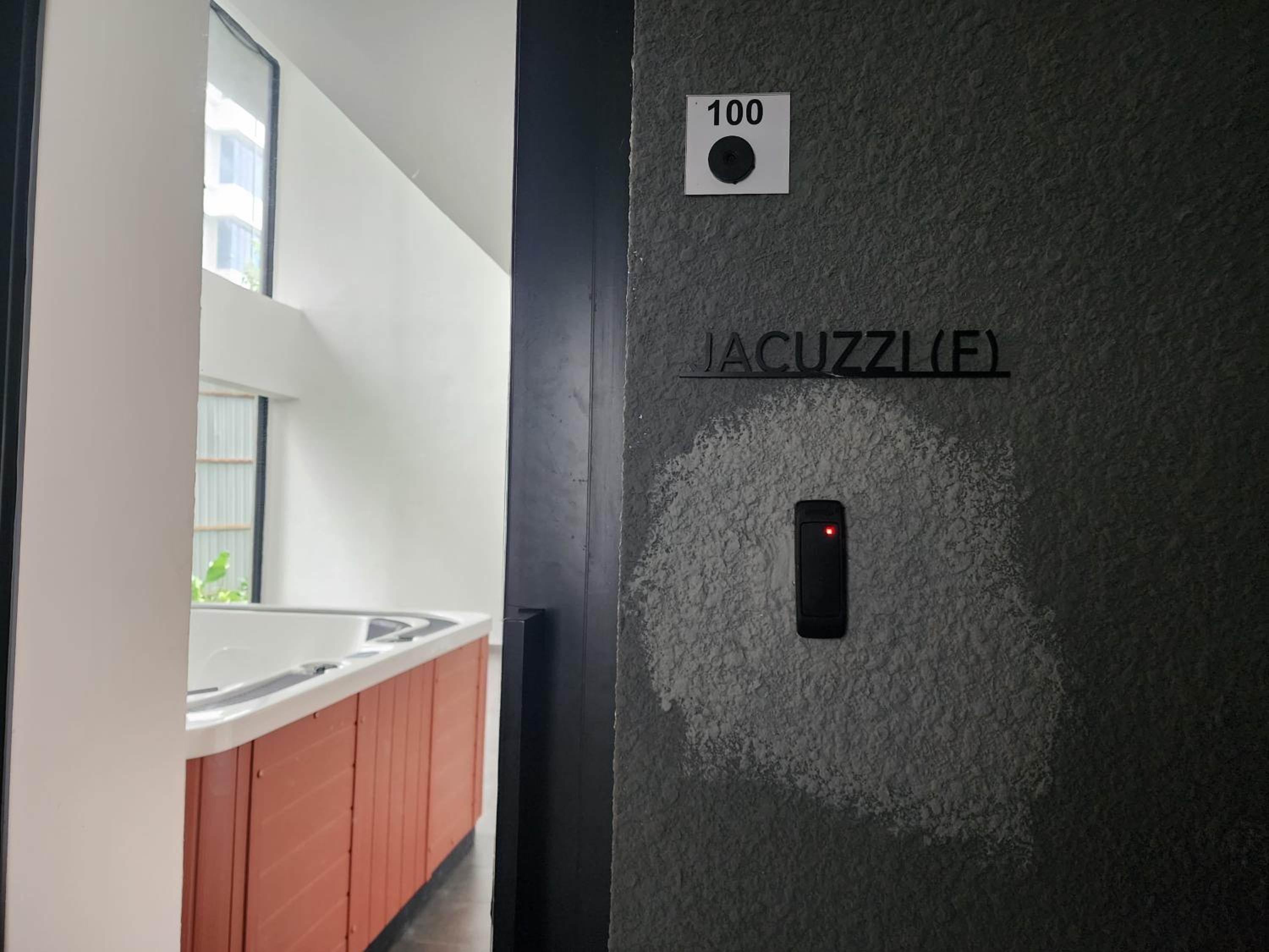 Astoria,4r3b,4kmtoklcc,1505sf,bigbalcony,newcondo,bathtub,nicefacilities