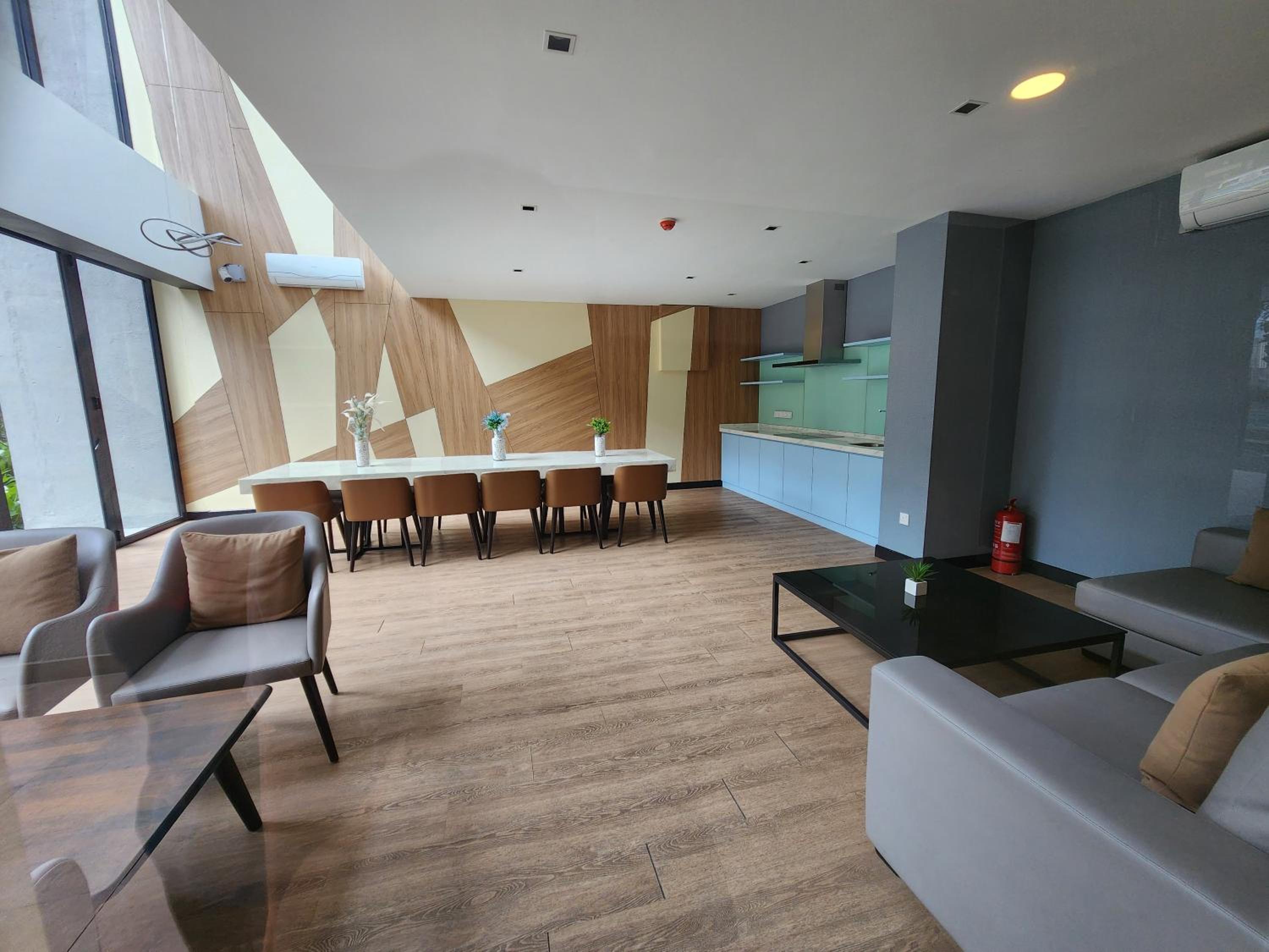 Astoria,4r3b,4kmtoklcc,1505sf,bigbalcony,newcondo,bathtub,nicefacilities