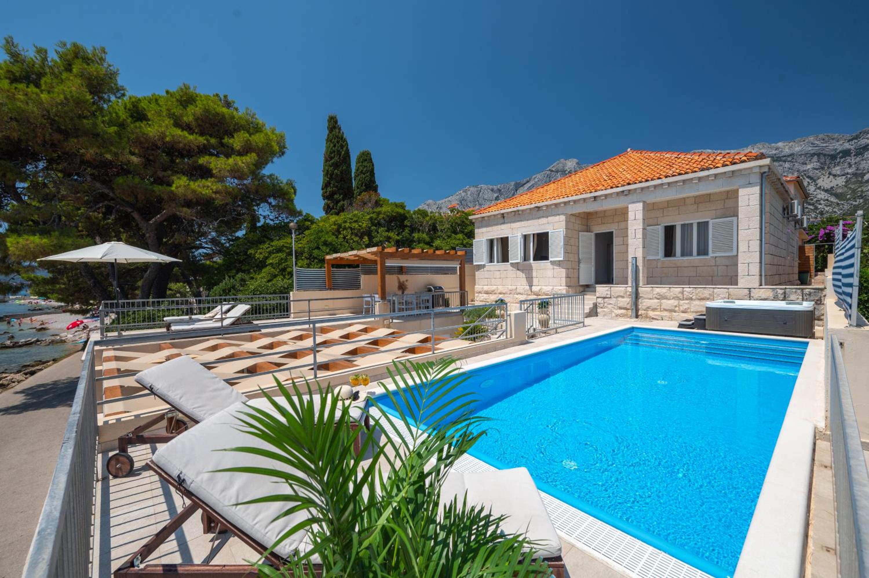 Beachvilla AdriaStone with Pool and Jacuzzi view 2