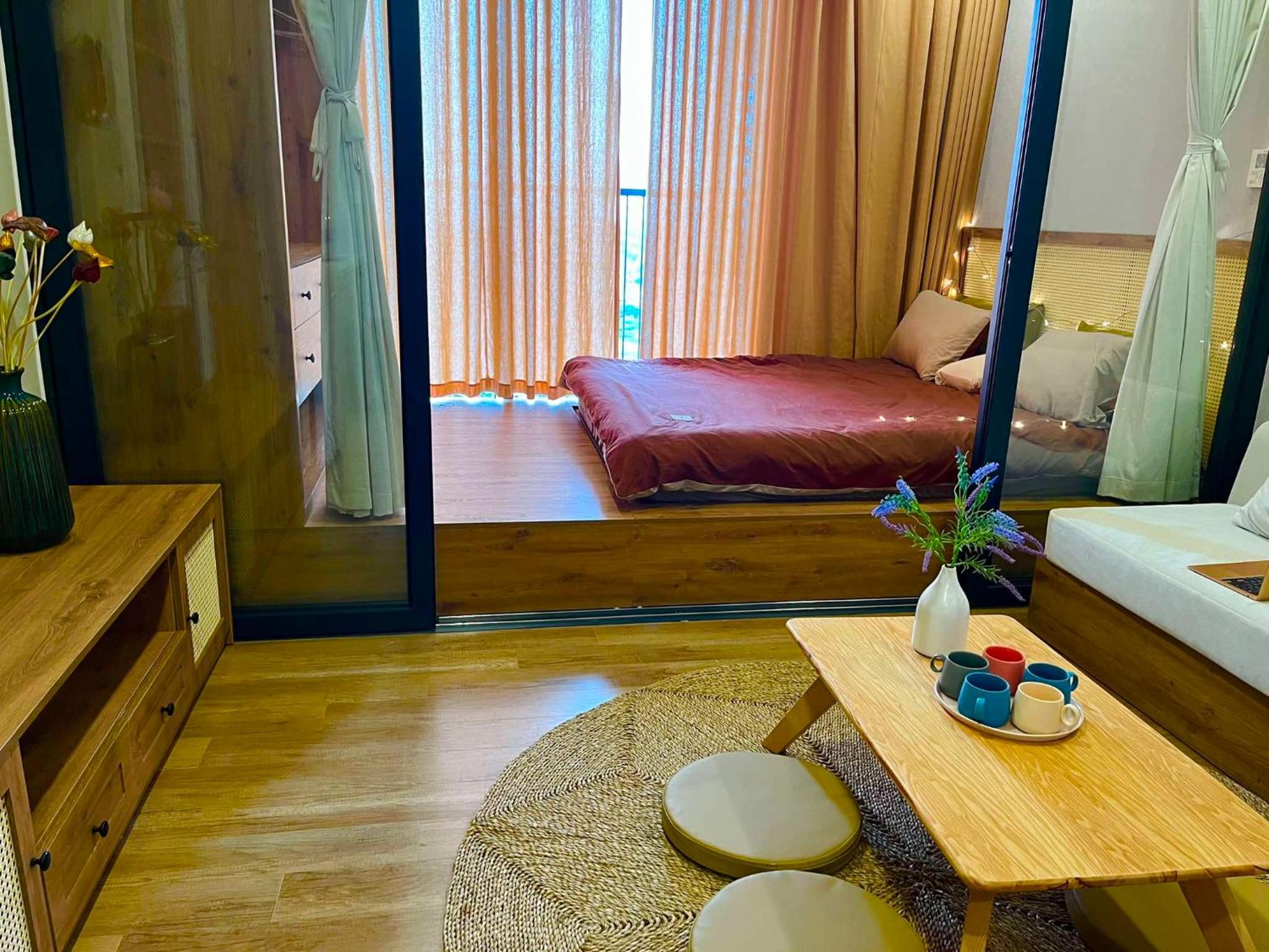 Haven in Hanoi - Brand new, super green and amazing sunset view homestay 20min by bus to Hanoi center