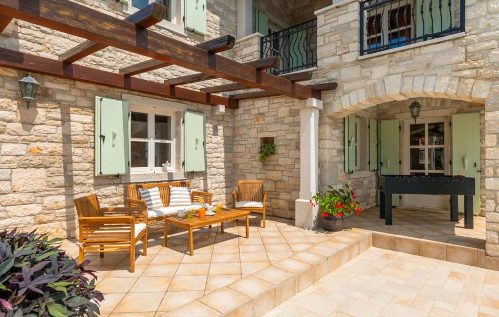 Beautiful Villa Mara with pool in Sv Lovrec view 4