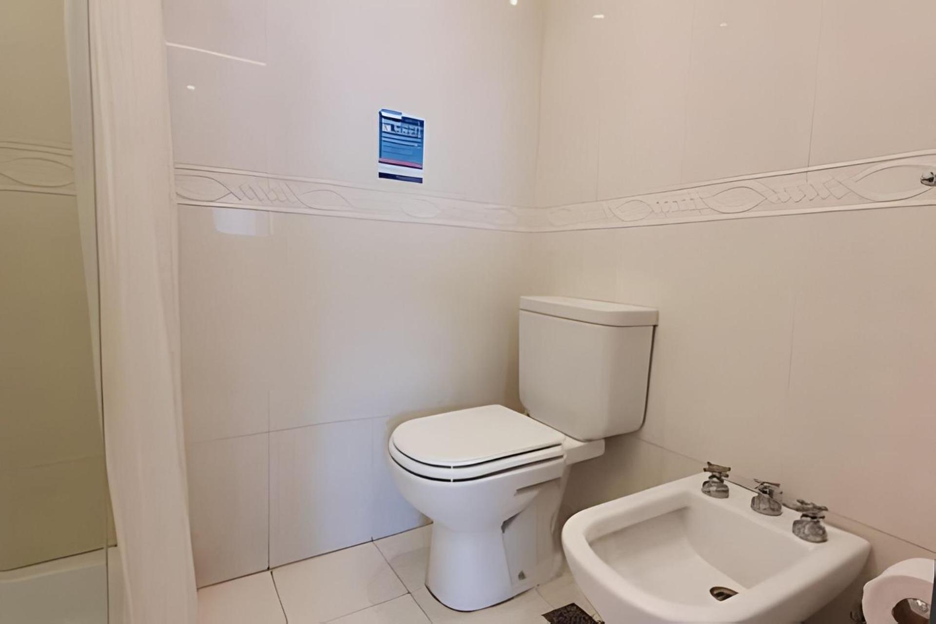 1 Ambiente con vista a plaza y mar con balcón
