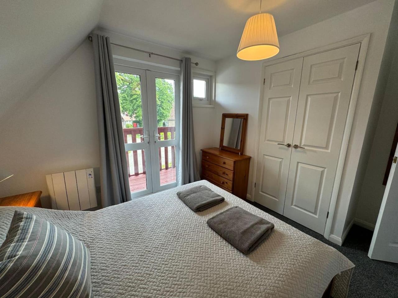 3 Bedroom lodge Hengar Manor sleeps 6 115