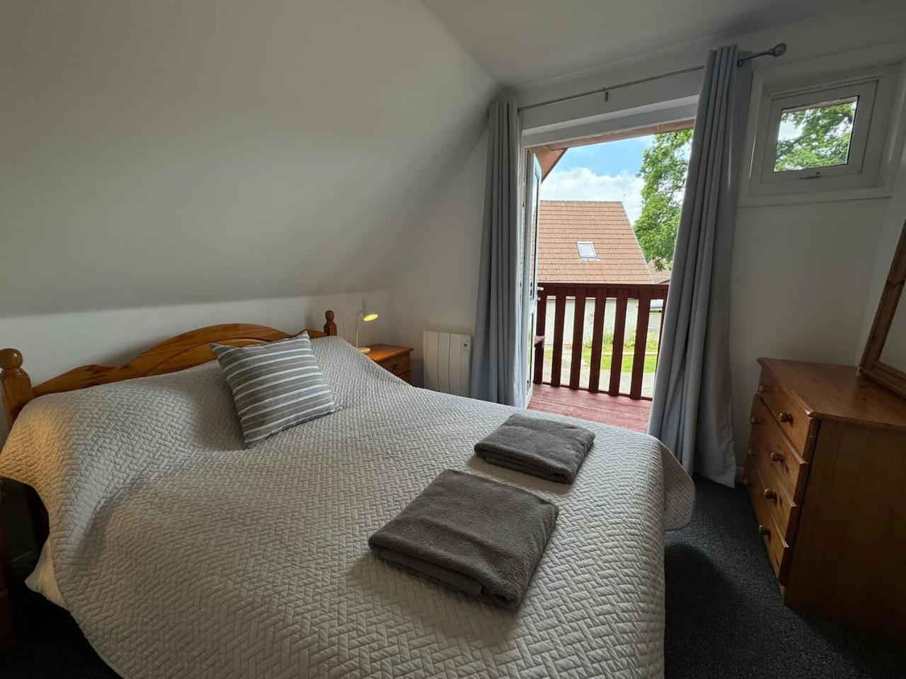 3 Bedroom lodge Hengar Manor sleeps 6 115