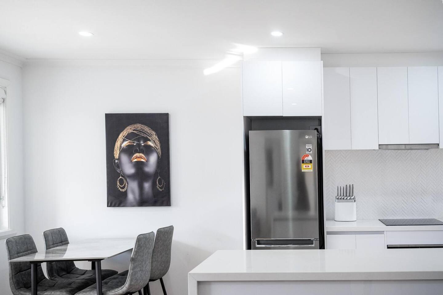 A Private Hideaway with Large Backyard and CarParks