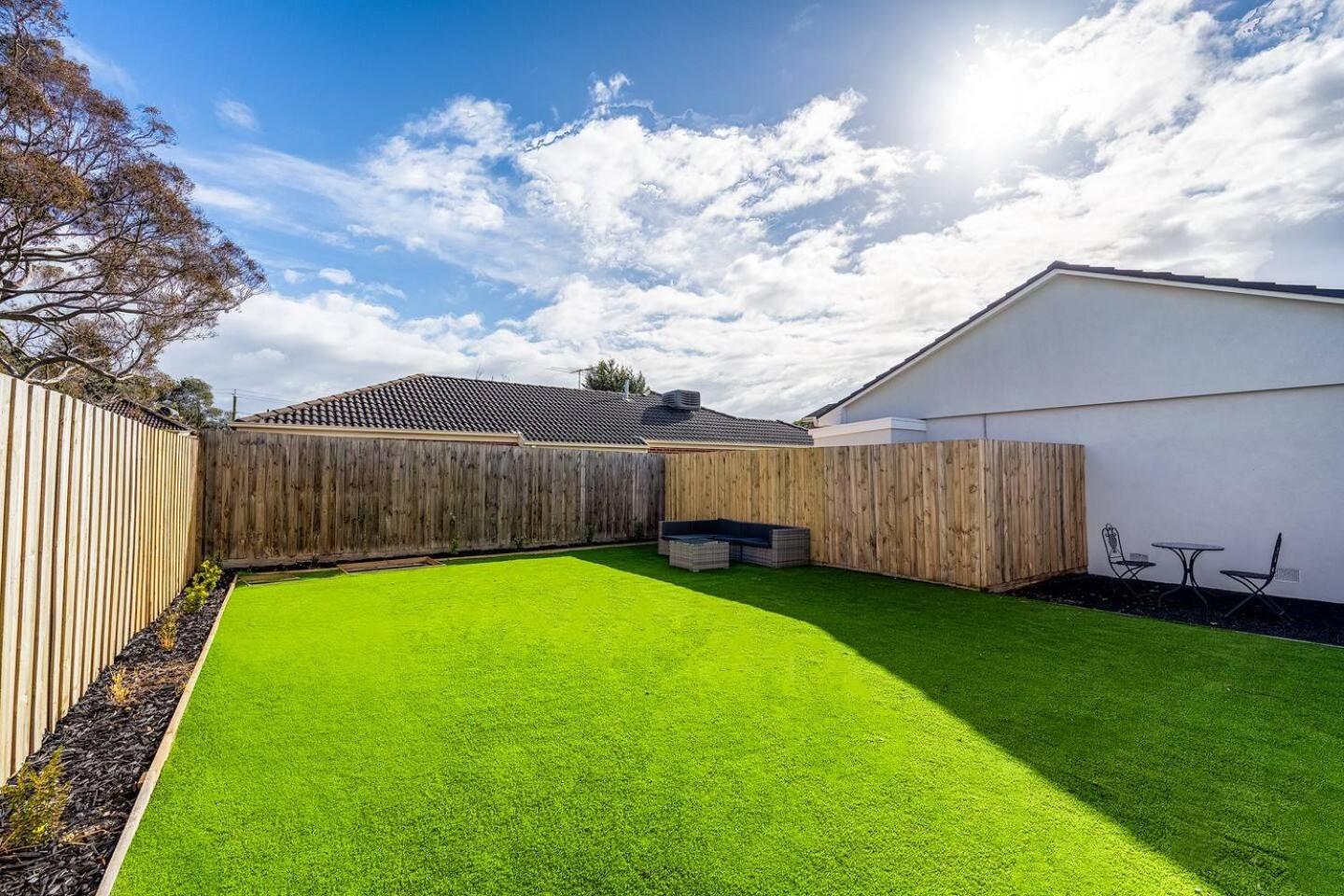 A Private Hideaway with Large Backyard and CarParks