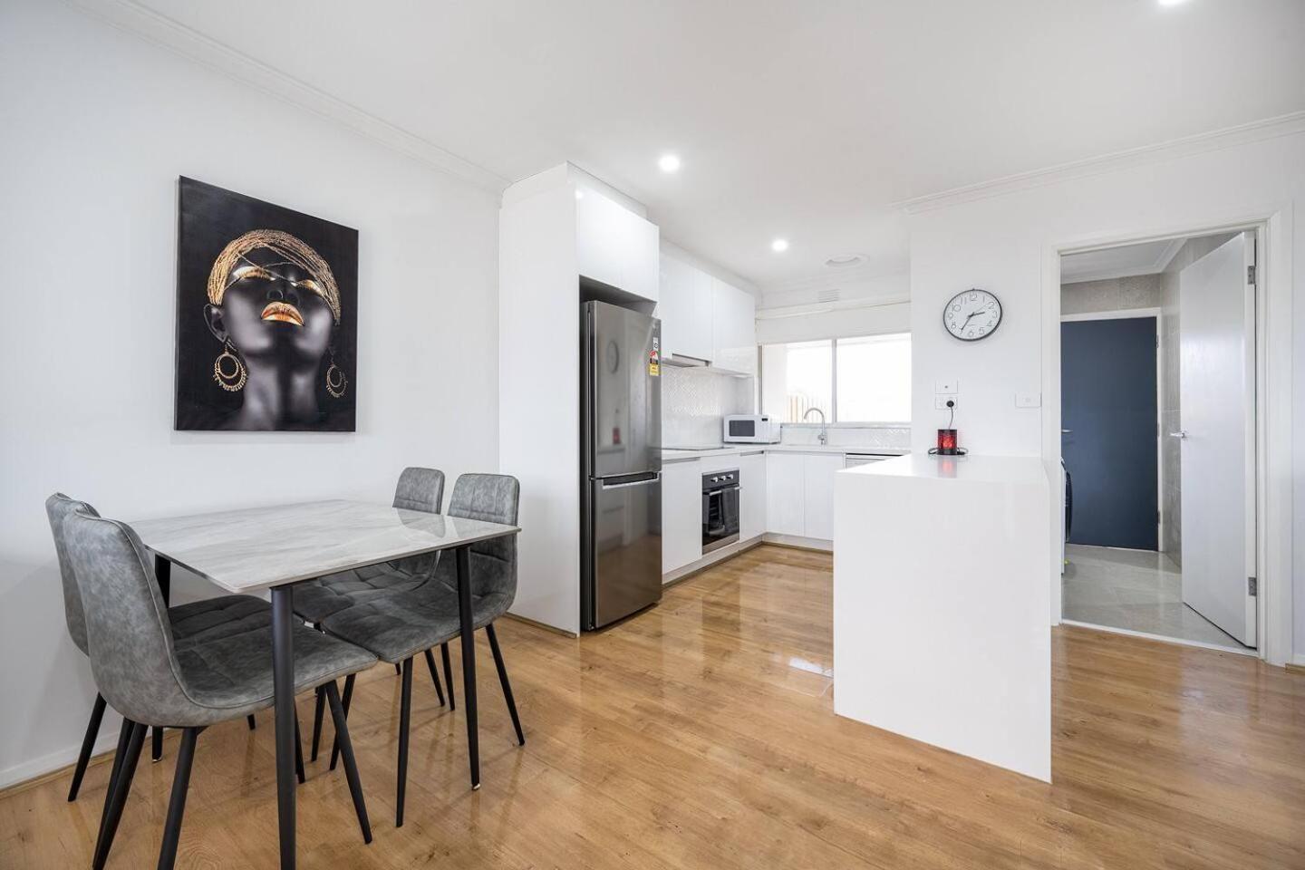 A Private Hideaway with Large Backyard and CarParks