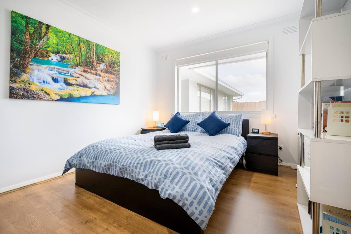 A Private Hideaway with Large Backyard and CarParks