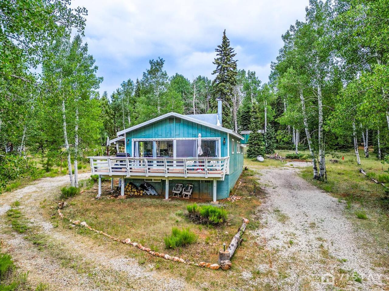 Cozy Cottage with Stunning Deck Views view 4